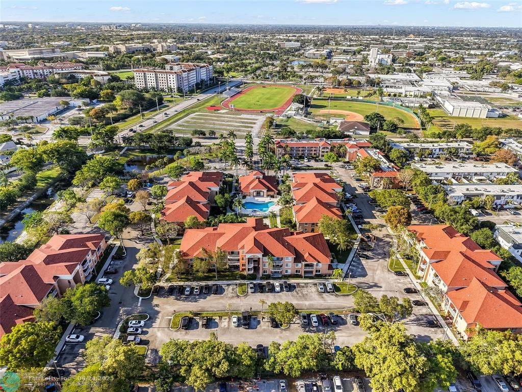 Fort Lauderdale, FL 33314,6936 SW 39 #104D