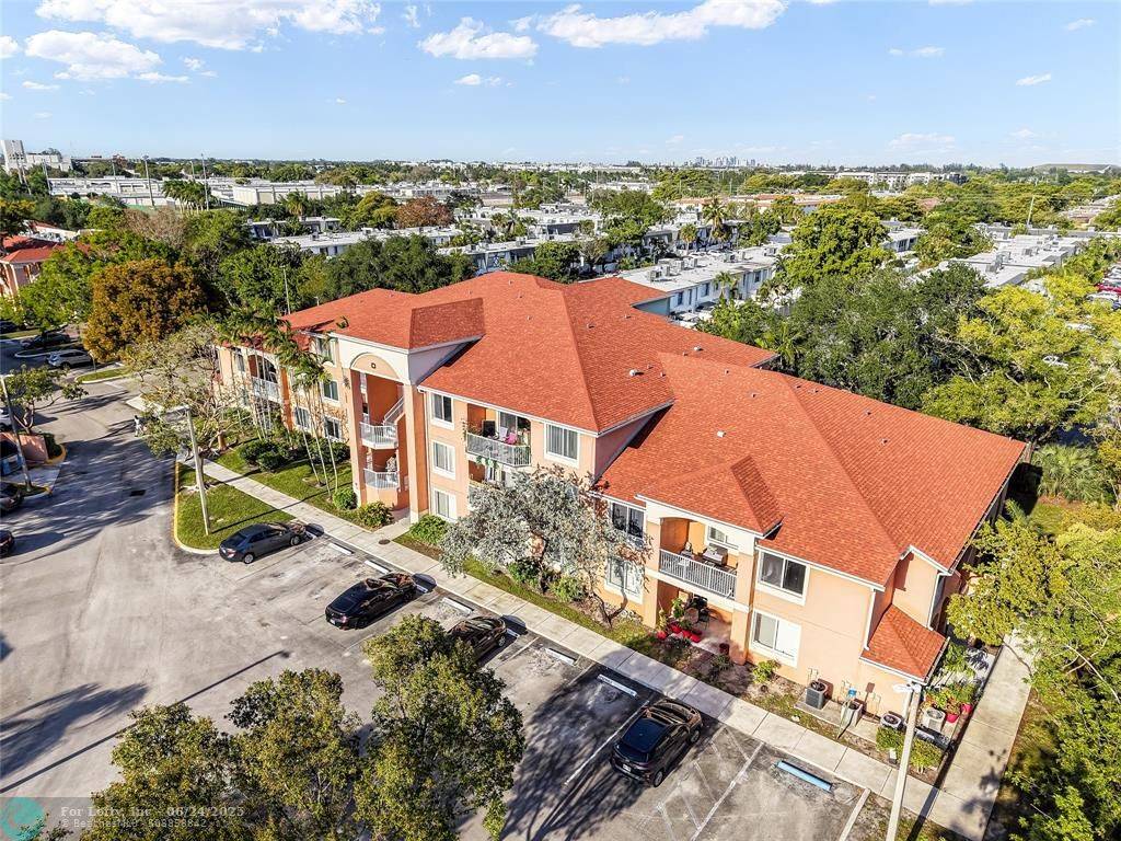 Fort Lauderdale, FL 33314,6936 SW 39 #104D