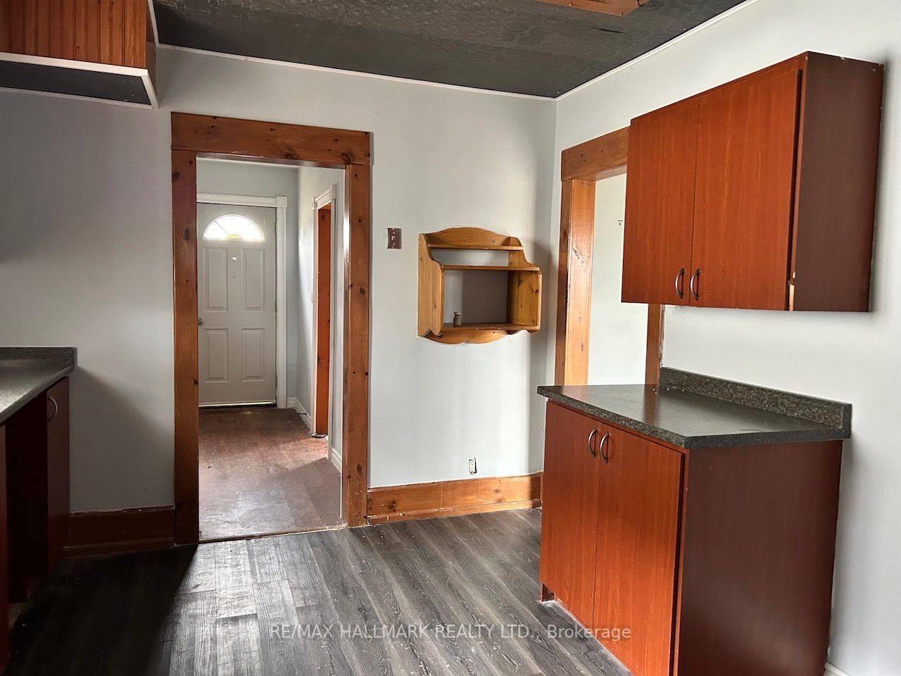Hamilton, ON L8E 5J7,190 Fruitland RD