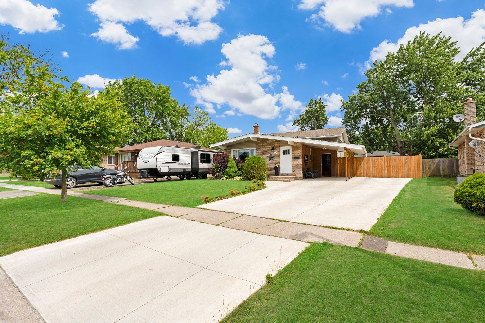Welland, ON L3C 3H6,20 WOODGATE DR