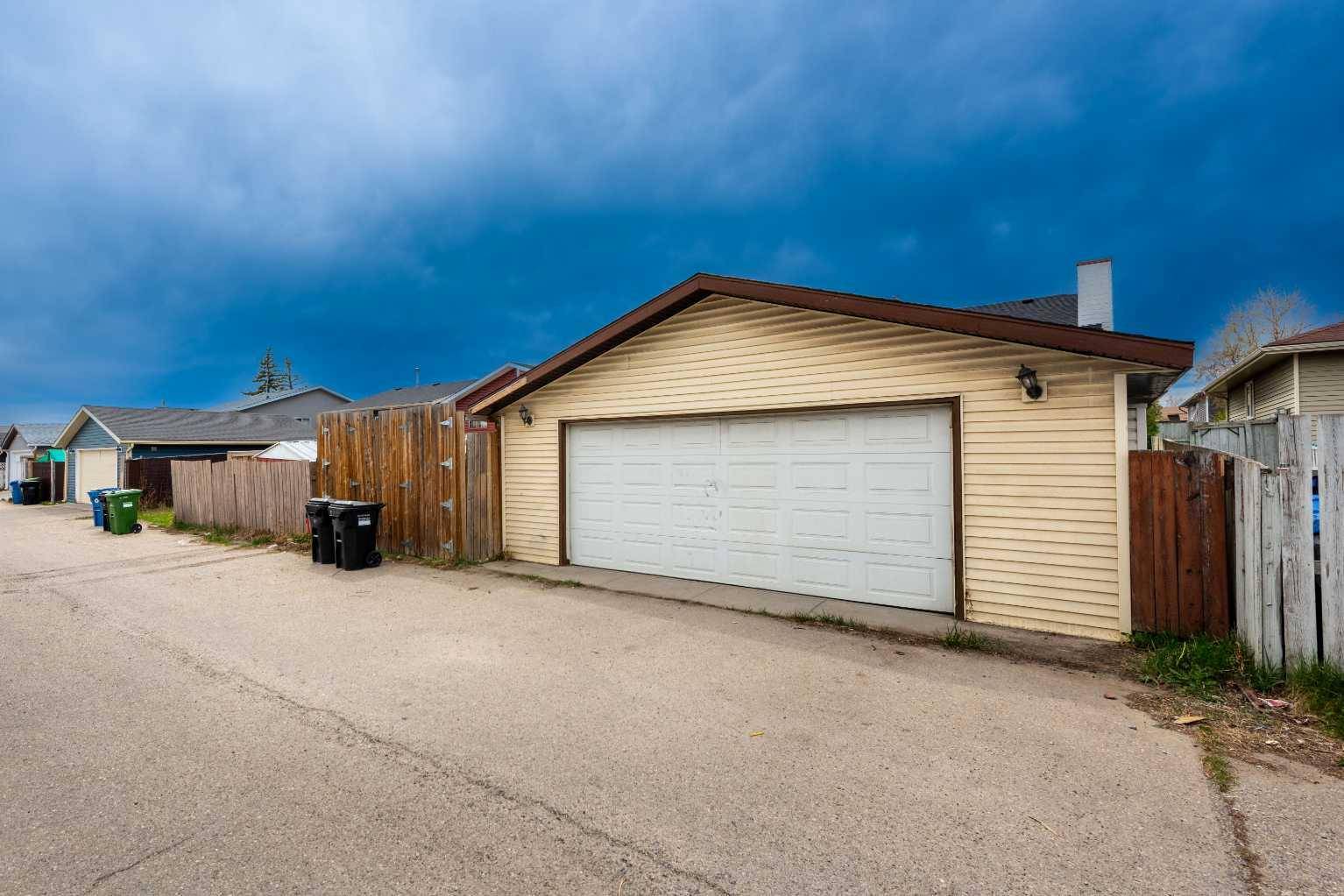 Calgary, AB T3J 1W9,141 Falshire Close NE