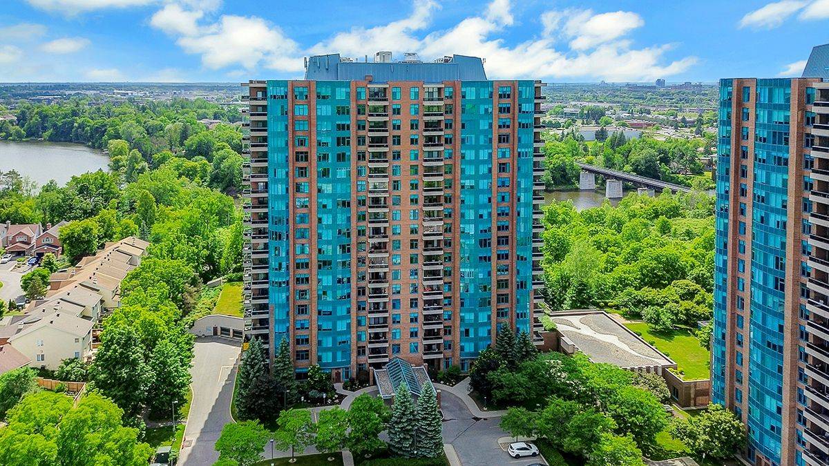 Hunt Club - Windsor Park Village And Area, ON K1V 1V6,3590 Rivergate WAY #708