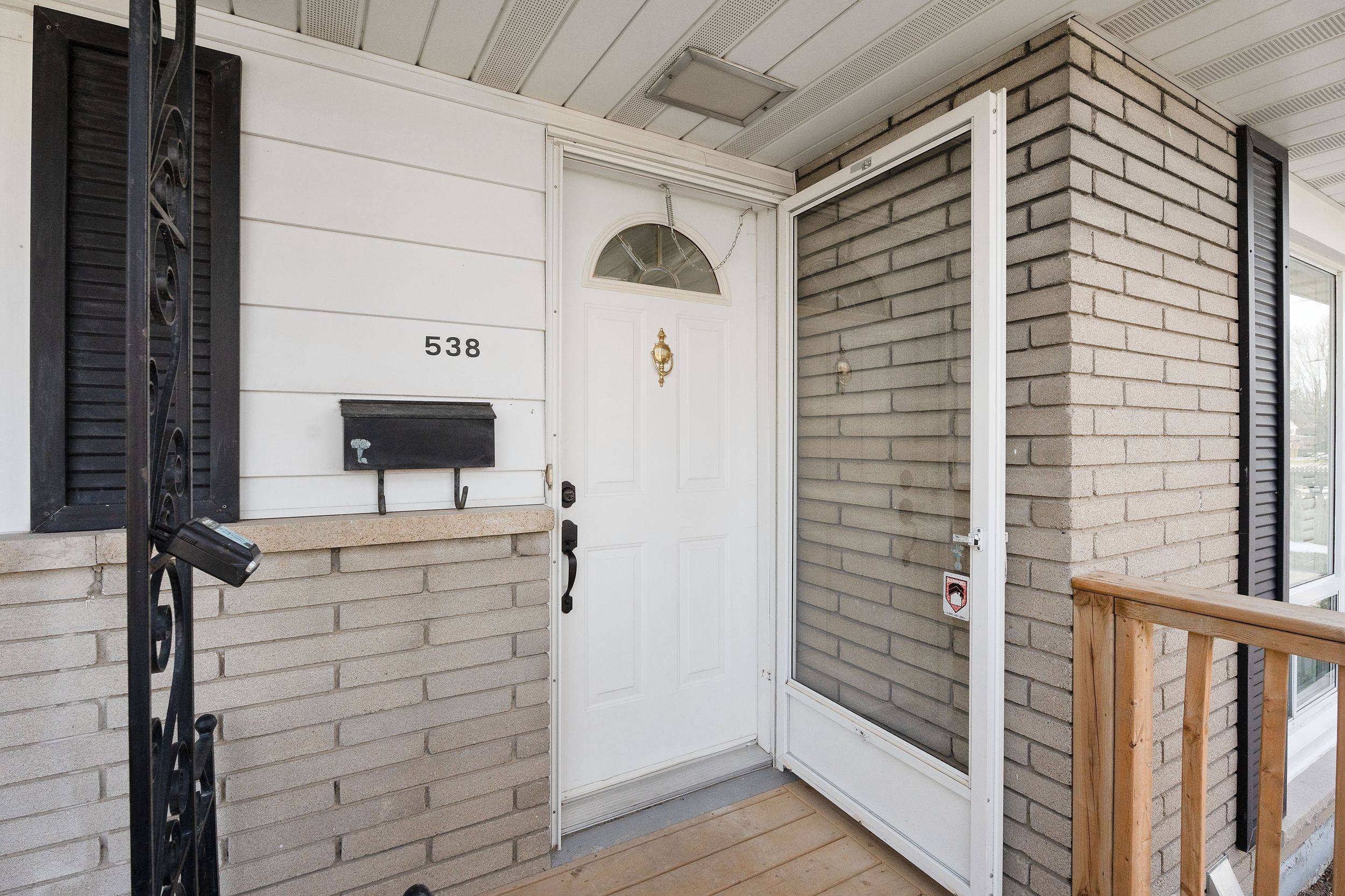 Welland, ON L3C 2Z5,538 Lloyd AVE
