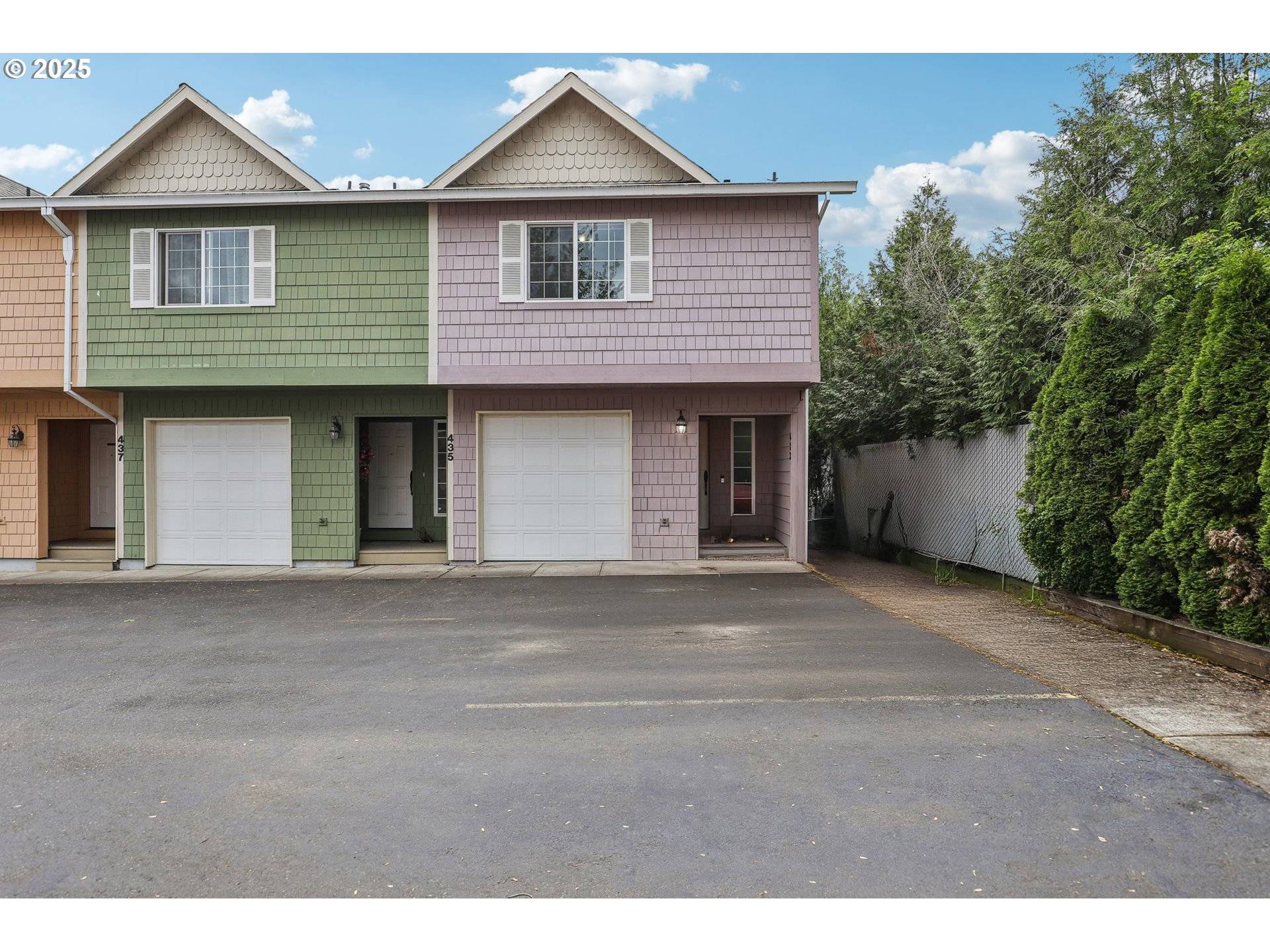 Oregon City, OR 97045,433 HARRIS LN