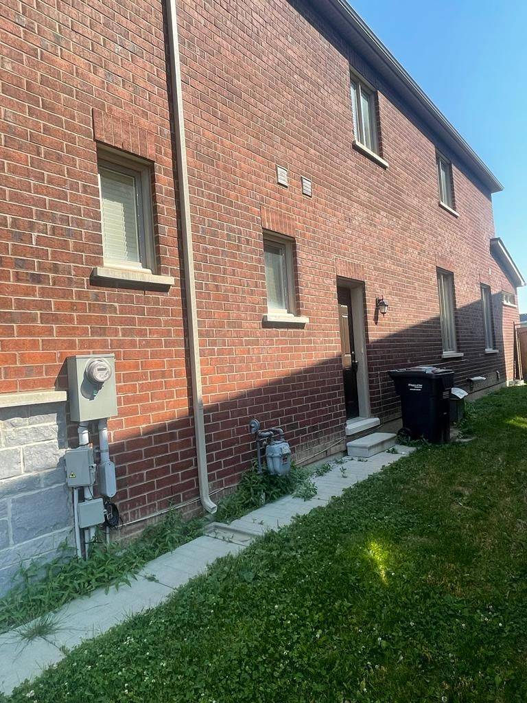Brampton, ON L6Y 6A9,16 Little Britain CRES #Basement