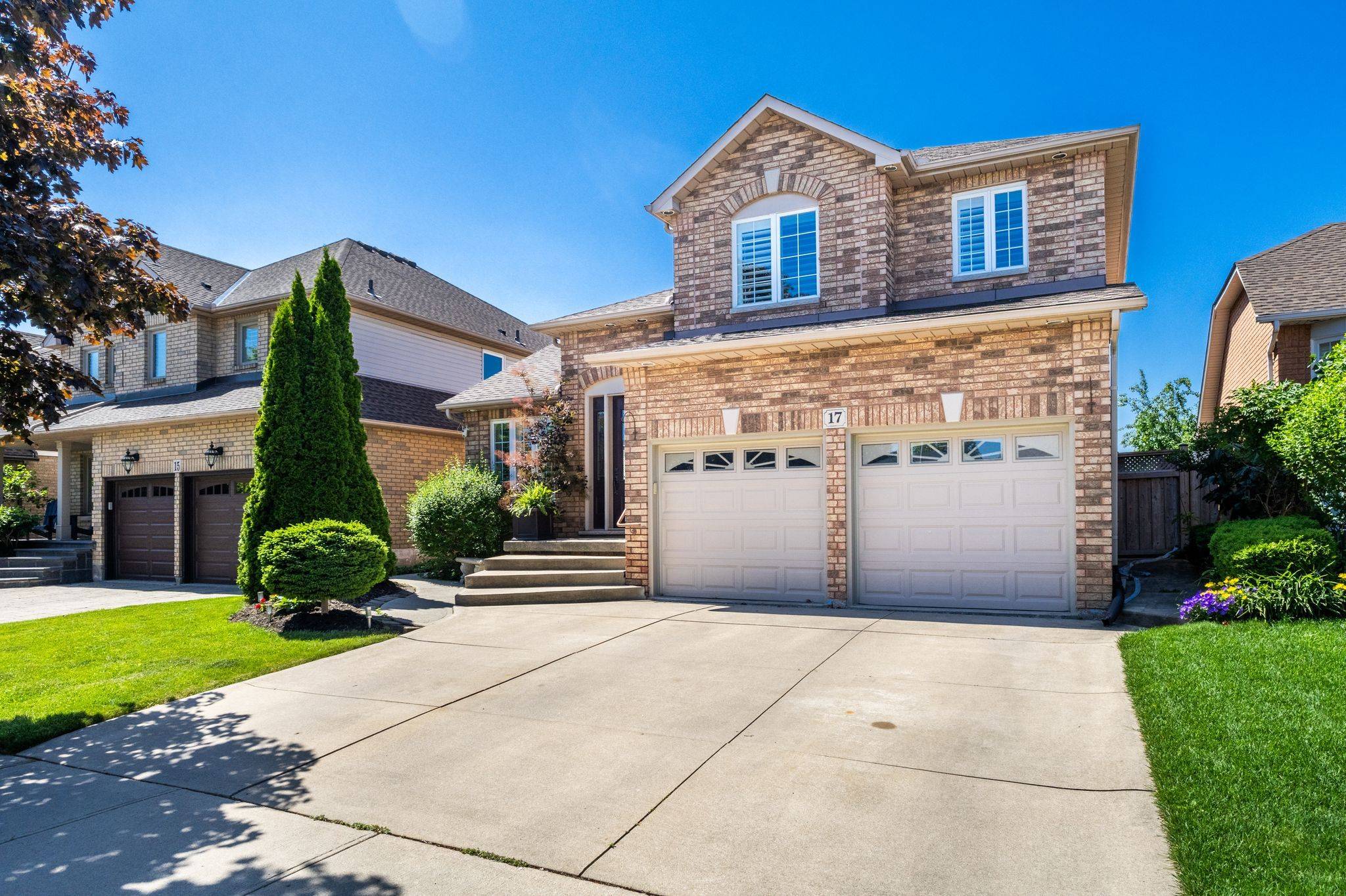 Hamilton, ON L8J 3R3,17 Hillgarden DR