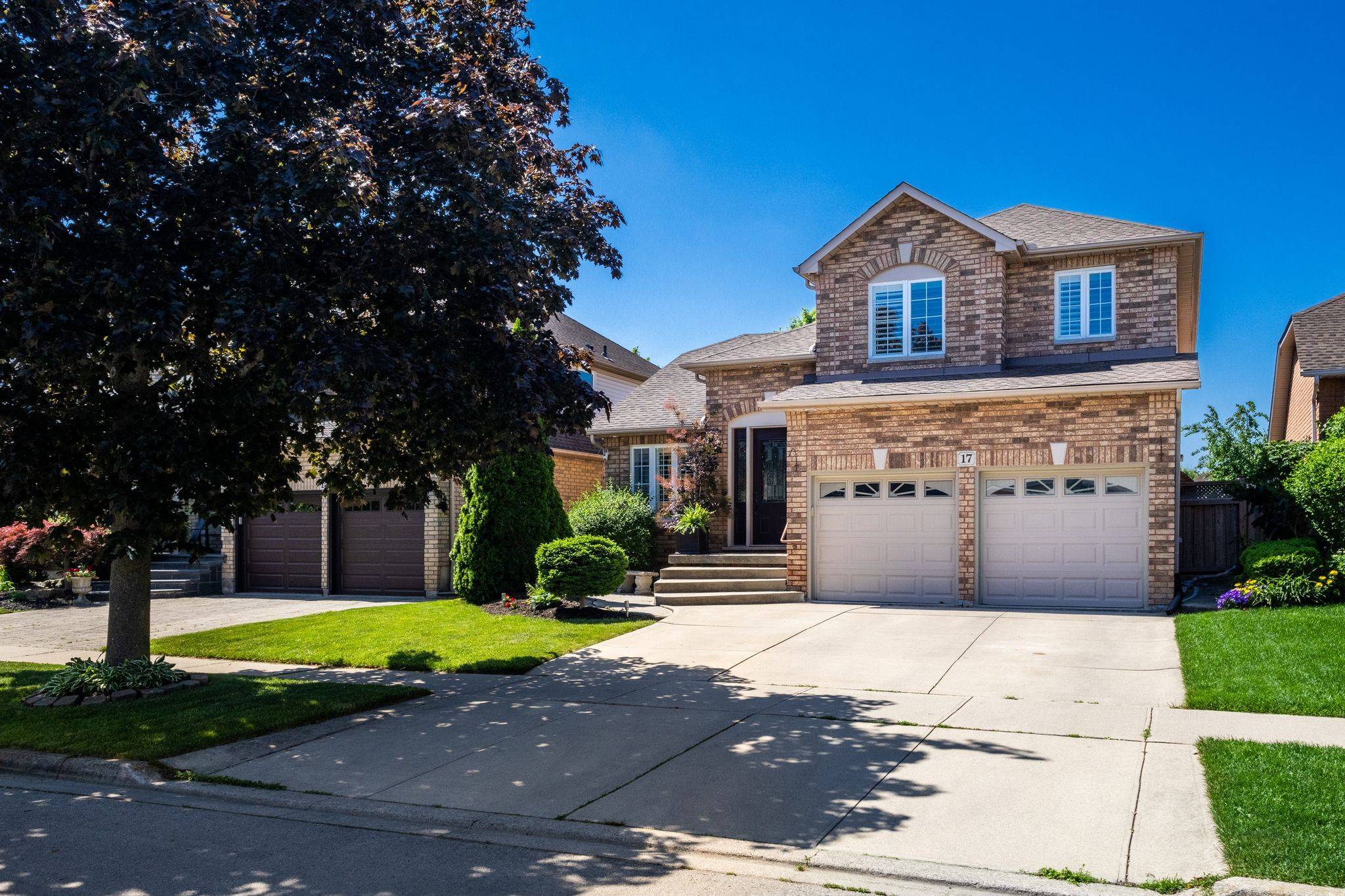 Hamilton, ON L8J 3R3,17 Hillgarden DR