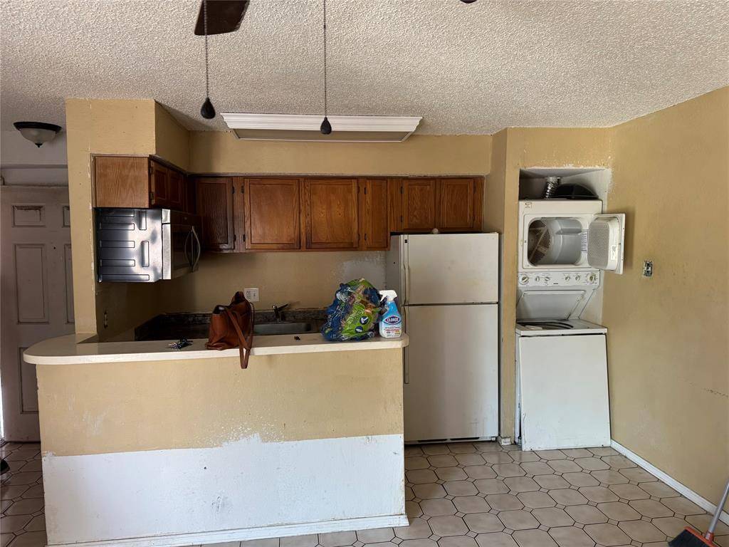 Dallas, TX 75243,9805 Walnut Street #C303