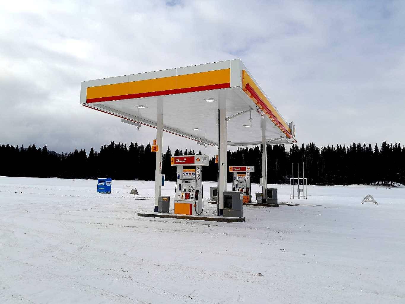 Rocky Mountain House, AB T4T0A5,123 Shell Gas & Liquor ST