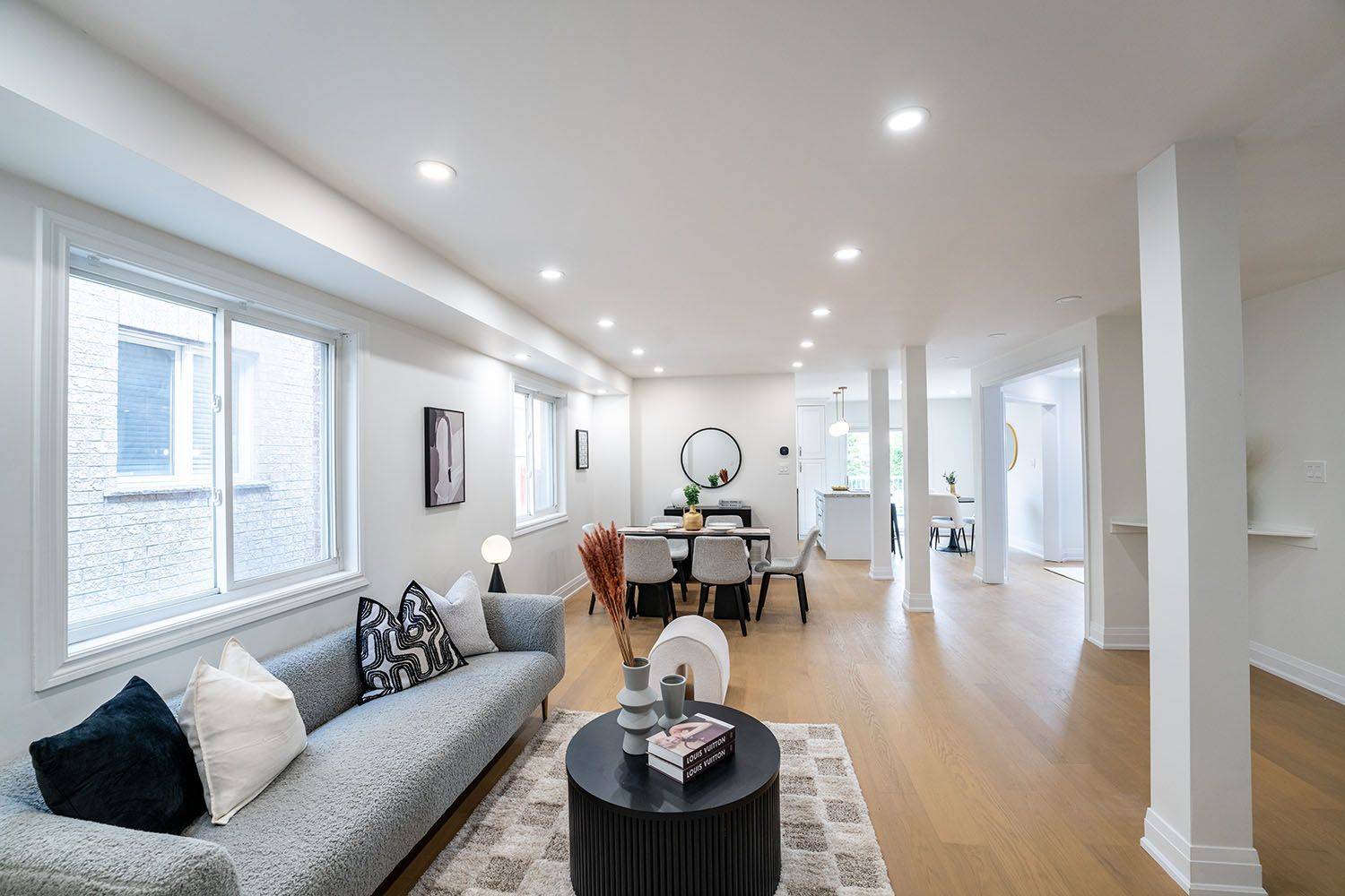 Markham, ON L3R 1K1,262 Helen AVE