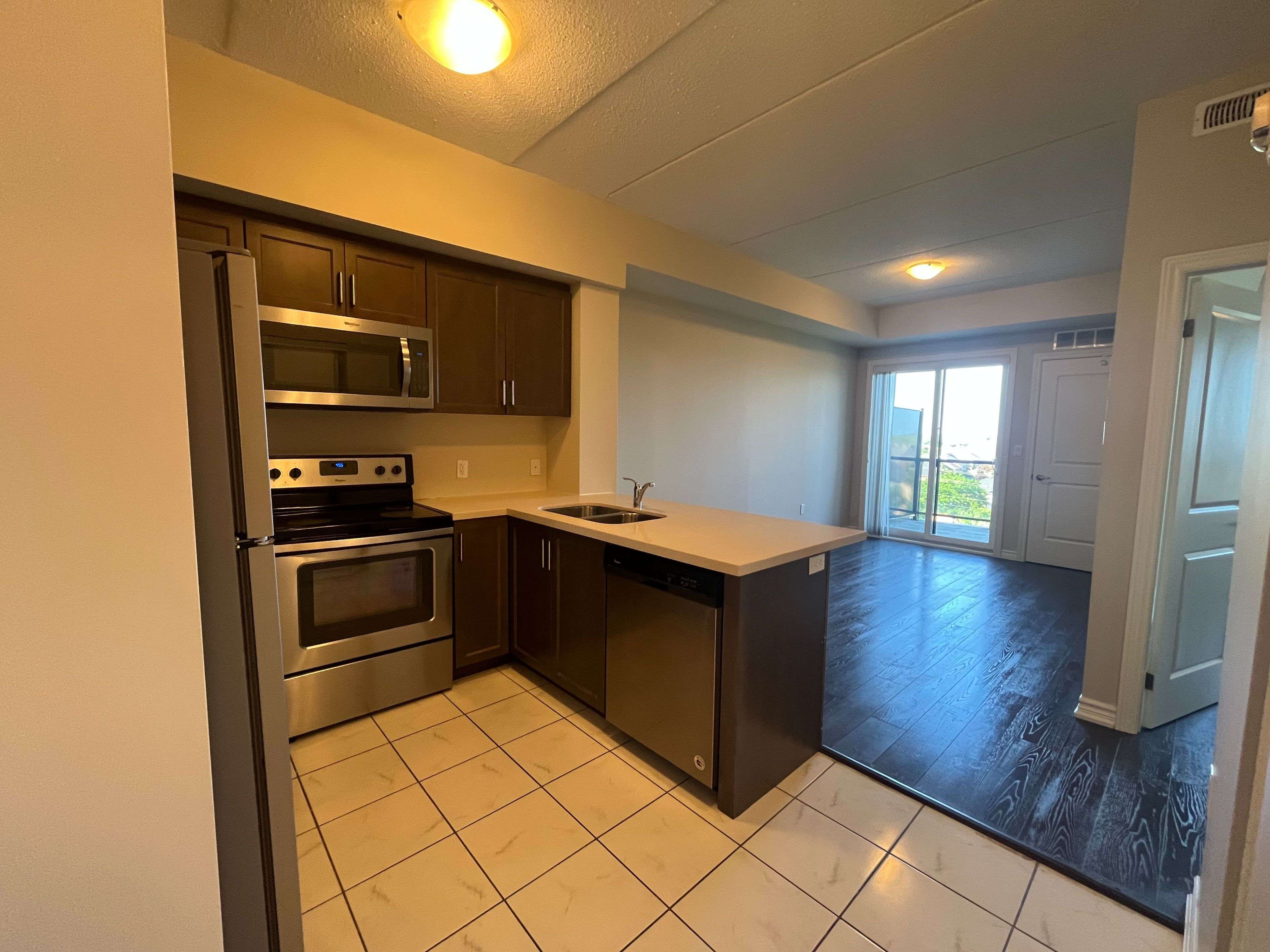 Milton, ON L9T 9A7,640 Sauve ST #509