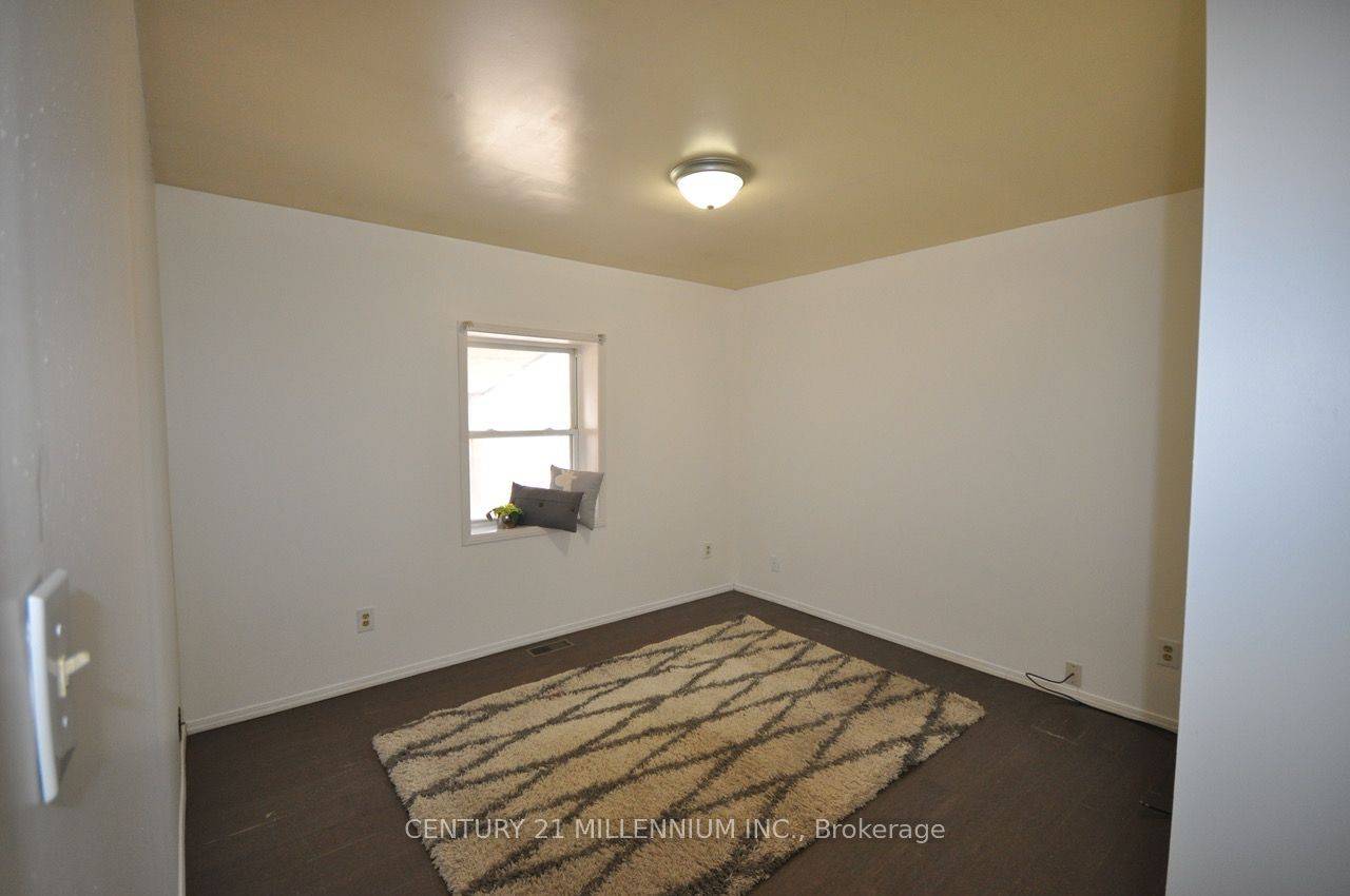 Brampton, ON L6Y 1H1,30 Corby CRES #Upper Level
