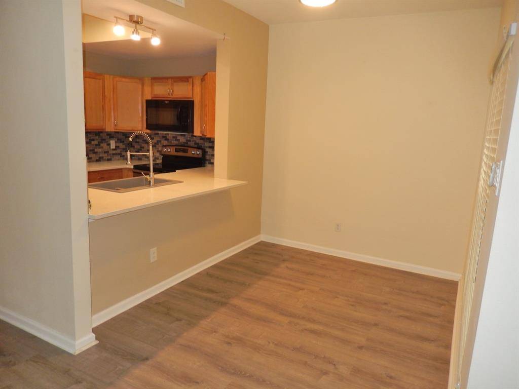 Dallas, TX 75231,8601 Park Lane #312