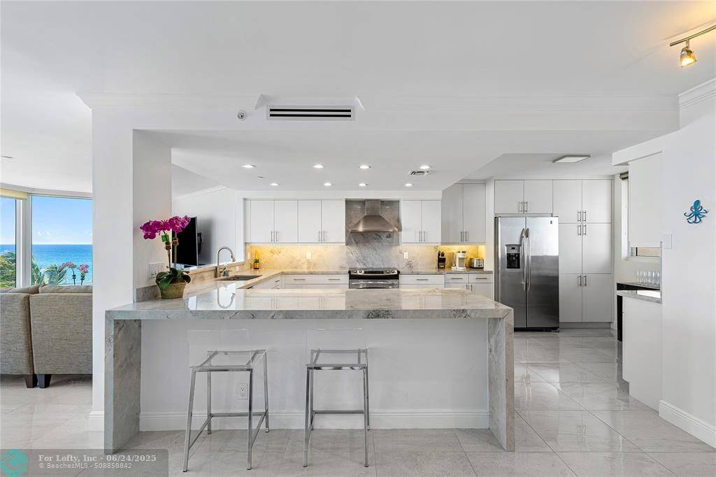 Highland Beach, FL 33487,2575 S Ocean Blvd  #305S