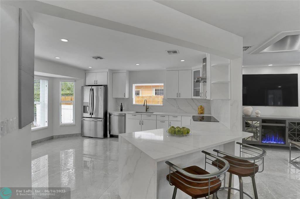 Pompano Beach, FL 33062,2363 SE 15th St