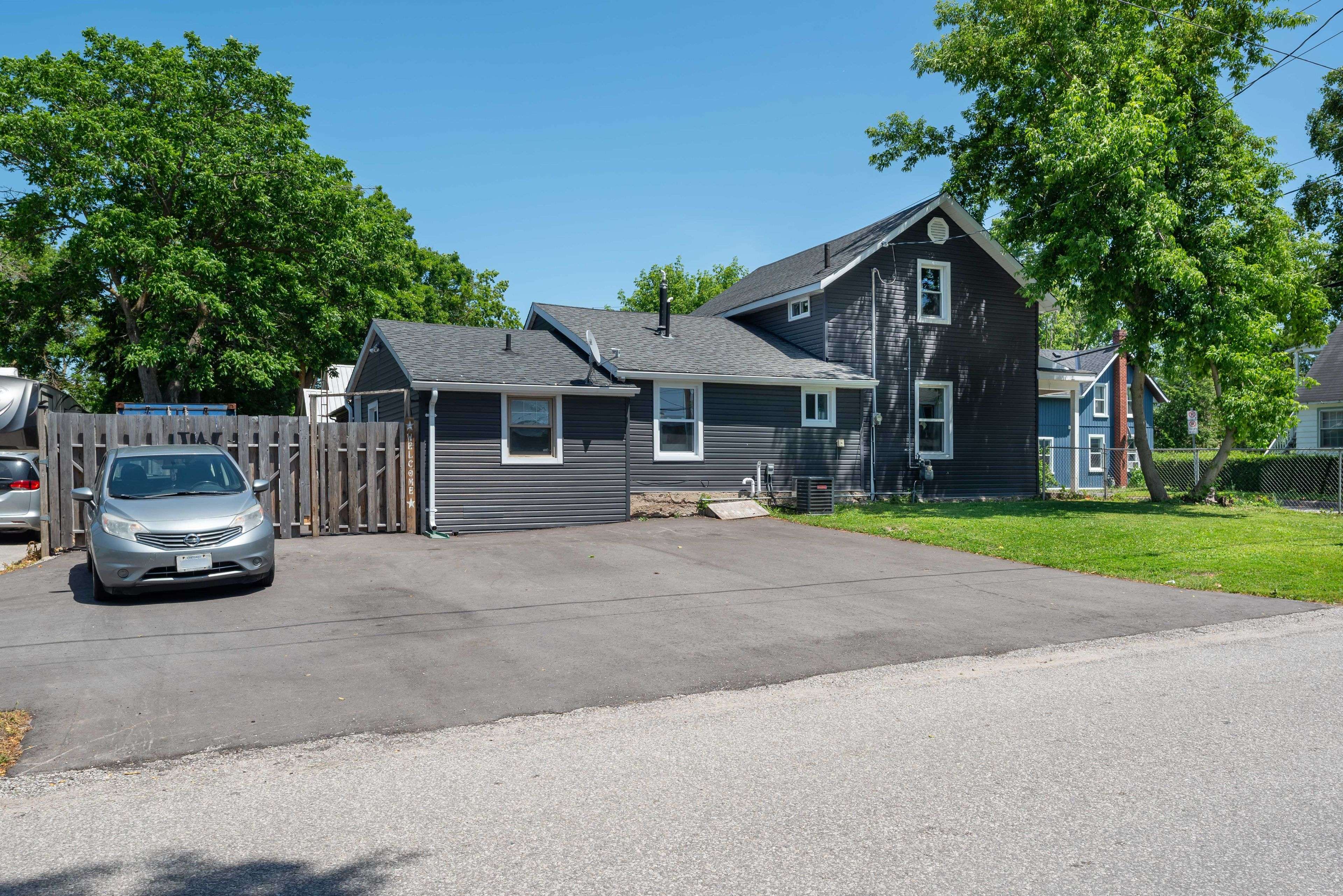 Orillia, ON L3V 2V8,60 Victoria ST