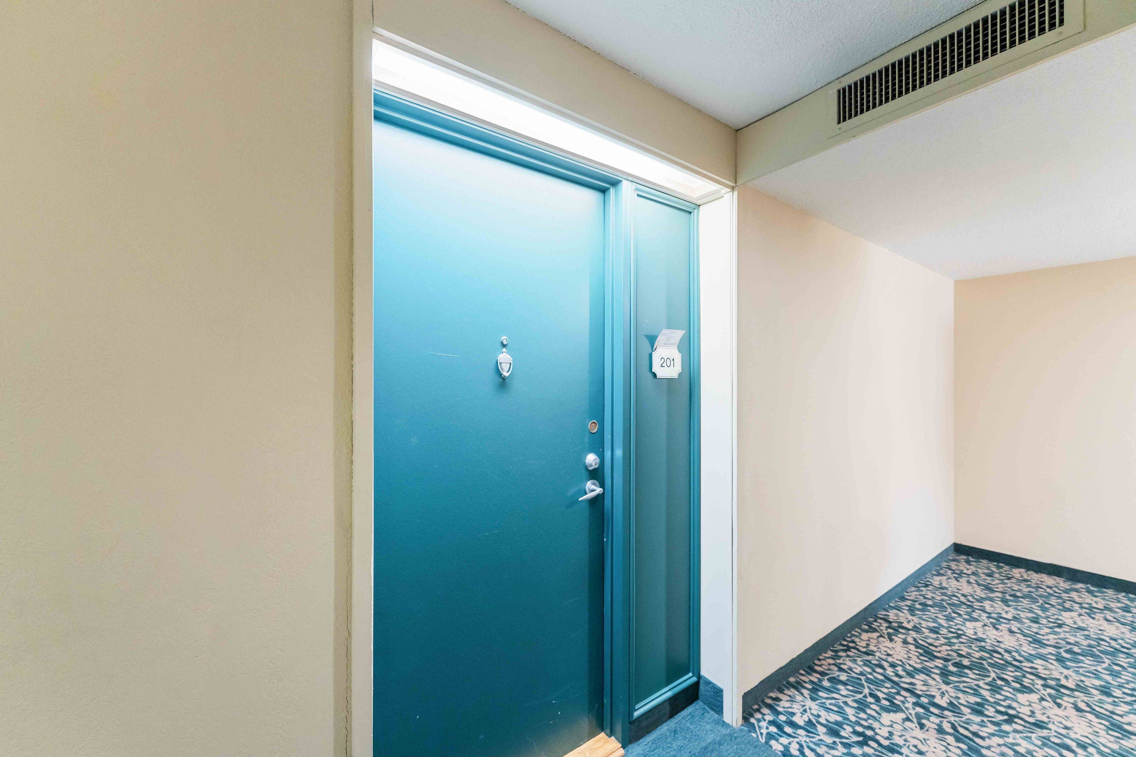 Britannia - Lincoln Heights And Area, ON K2B 8G5,415 Greenview AVE N #201