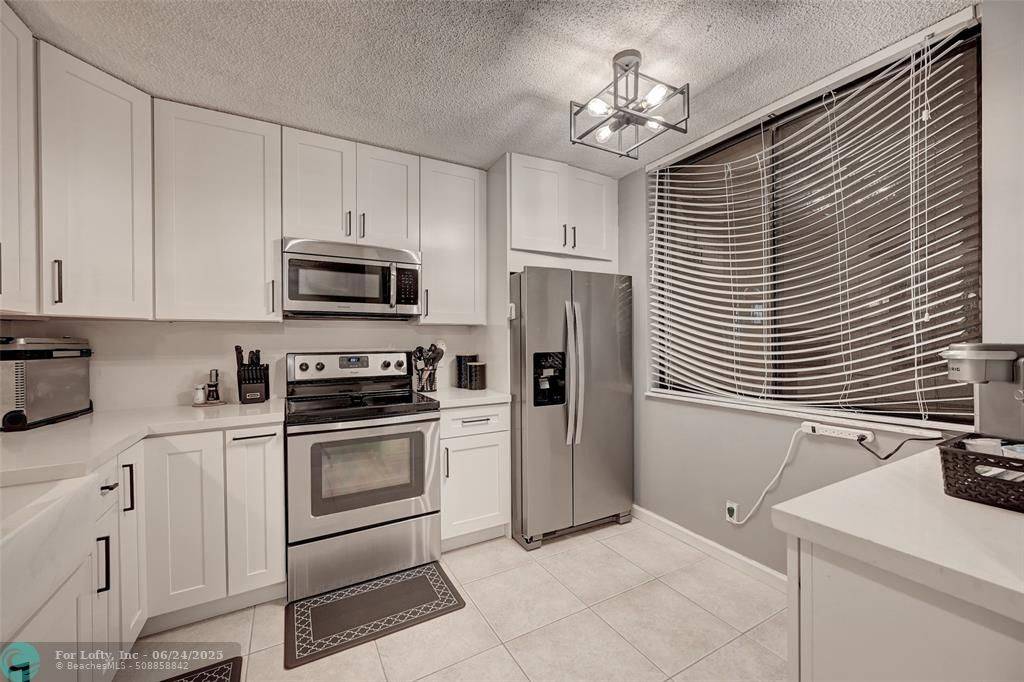 Plantation, FL 33322,8592 W Sunrise Blvd #206