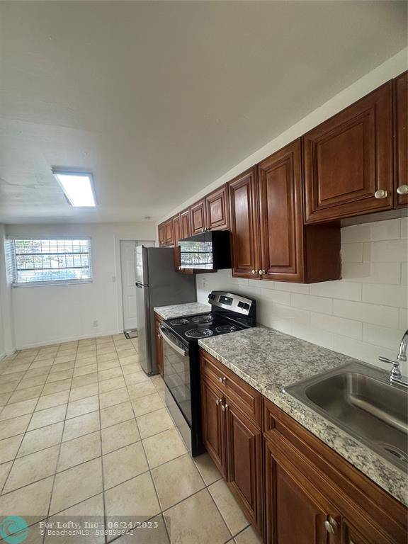 Riviera Beach, FL 33404,33 E 27th St #1