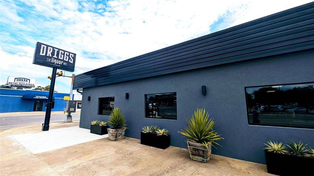 Denison, TX 75020,130 W Woodard Street