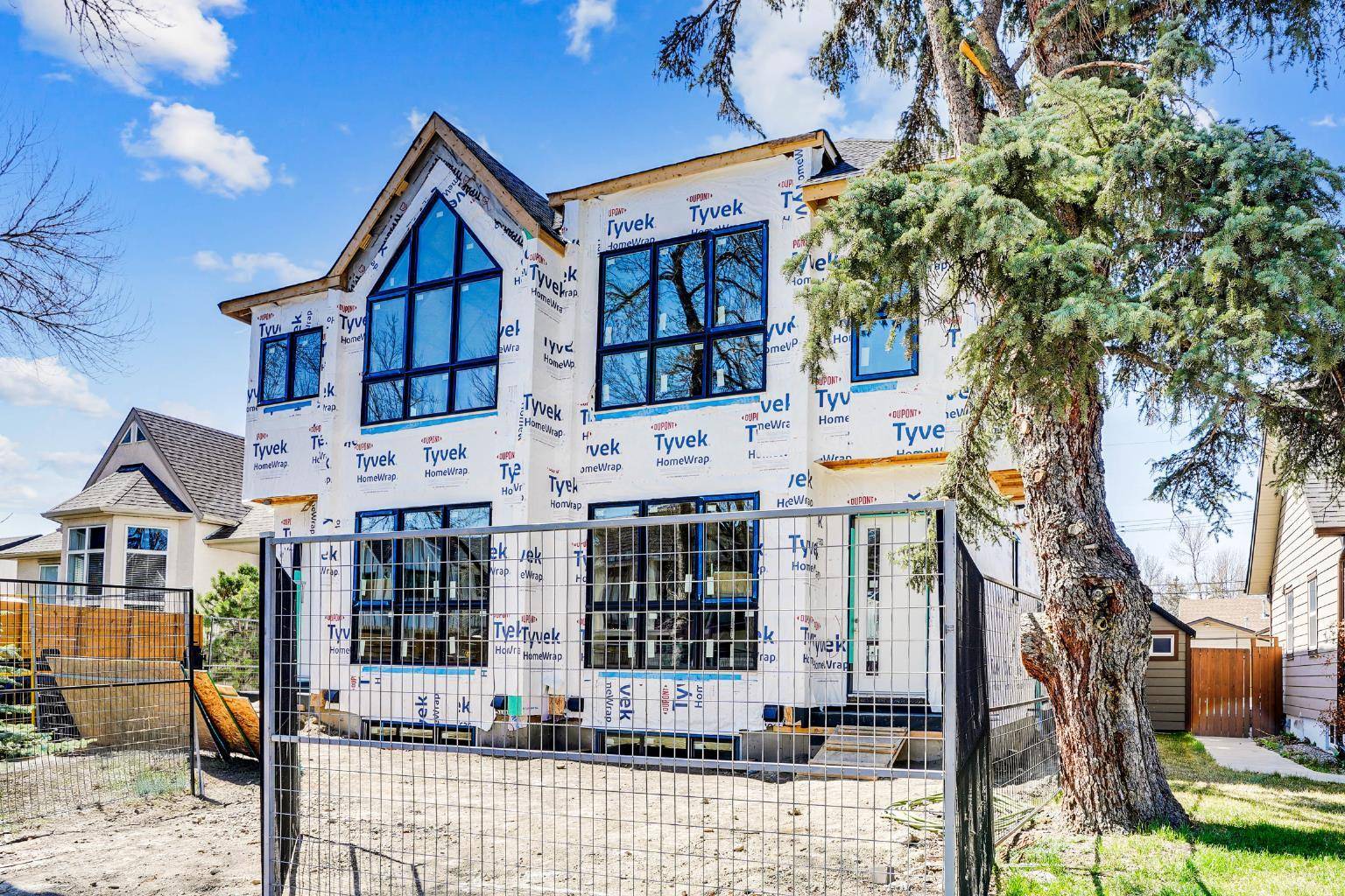 Calgary, AB T3E 5J7,1130 Regent CRES NE