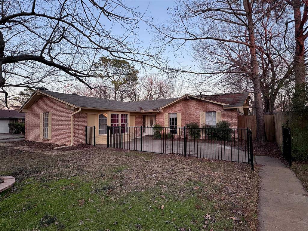 Denton, TX 76209,2732 Foxcroft Circle
