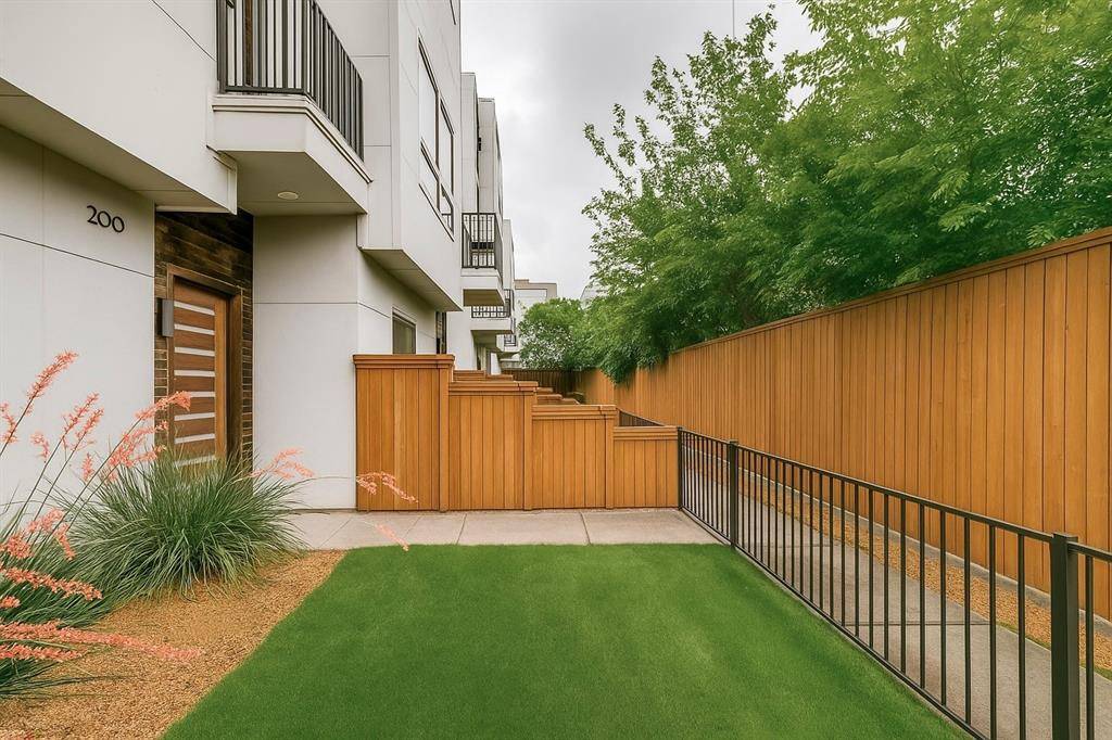 Dallas, TX 75204,3816 Roseland Avenue #C 200