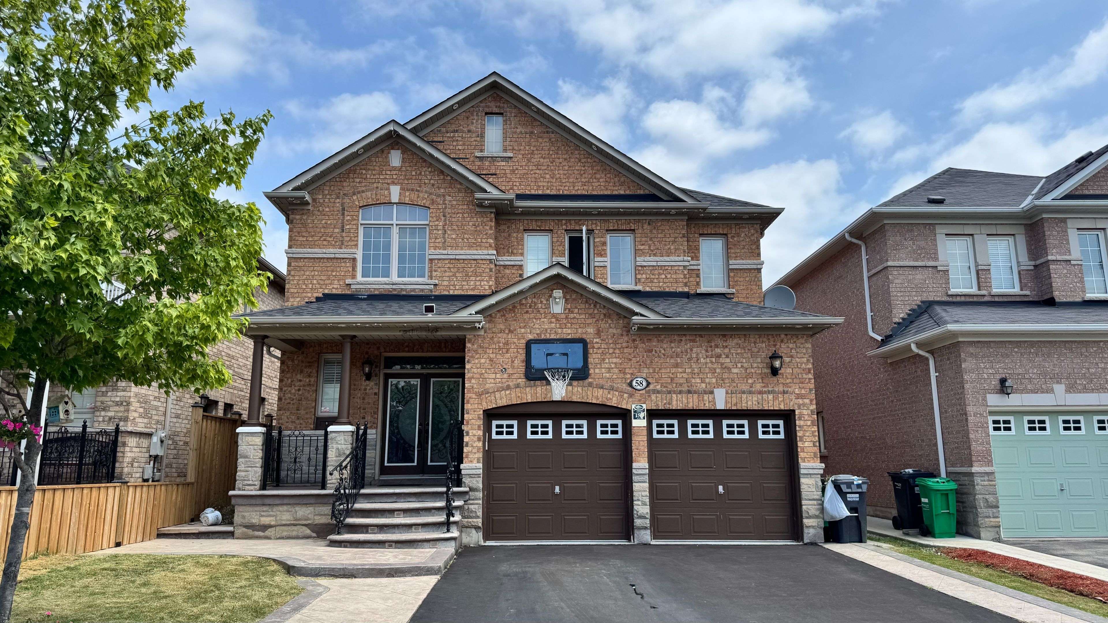 Brampton, ON L6P 2N8,58 Dovehaven Cres. CRES