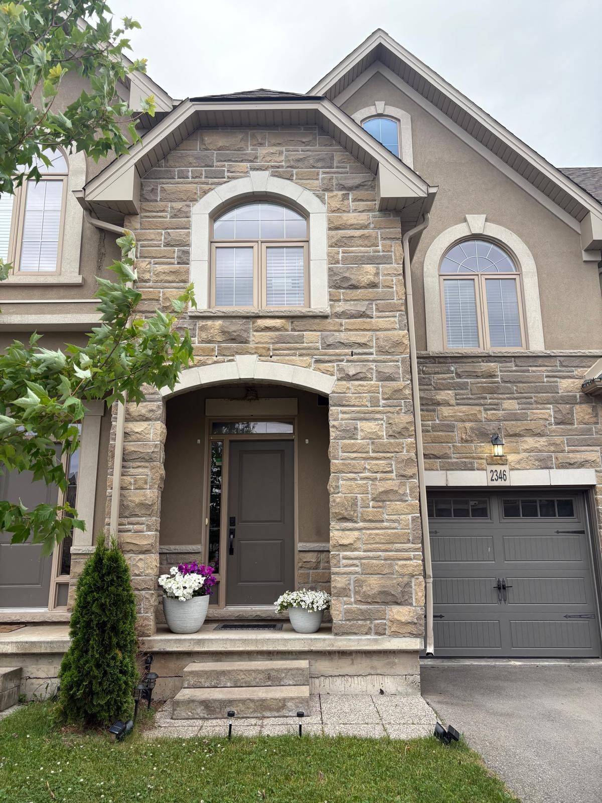 Oakville, ON L6M 1N9,2346 Natasha CIR
