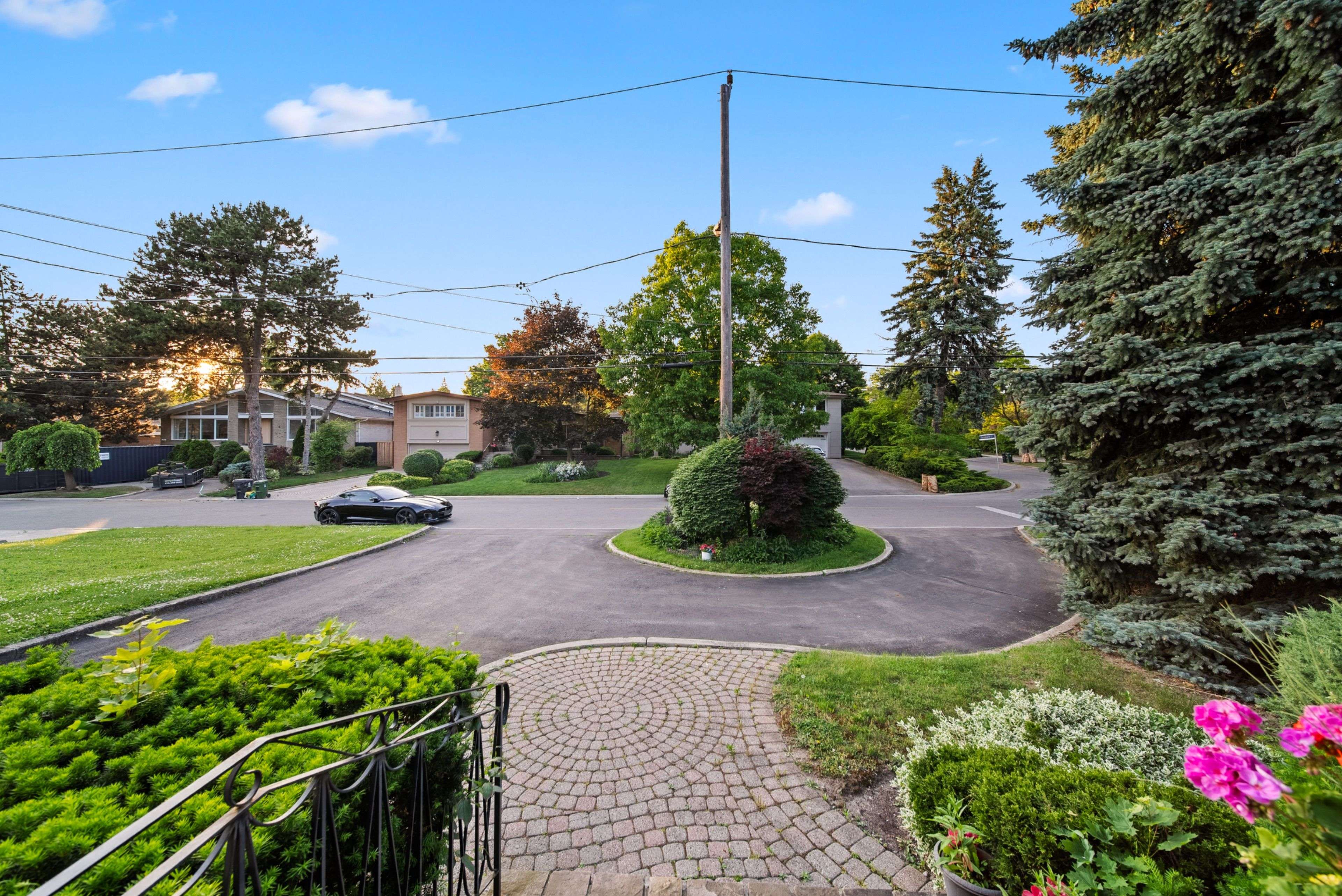 Toronto C07, ON M2R 1J3,1 Denmark CRES
