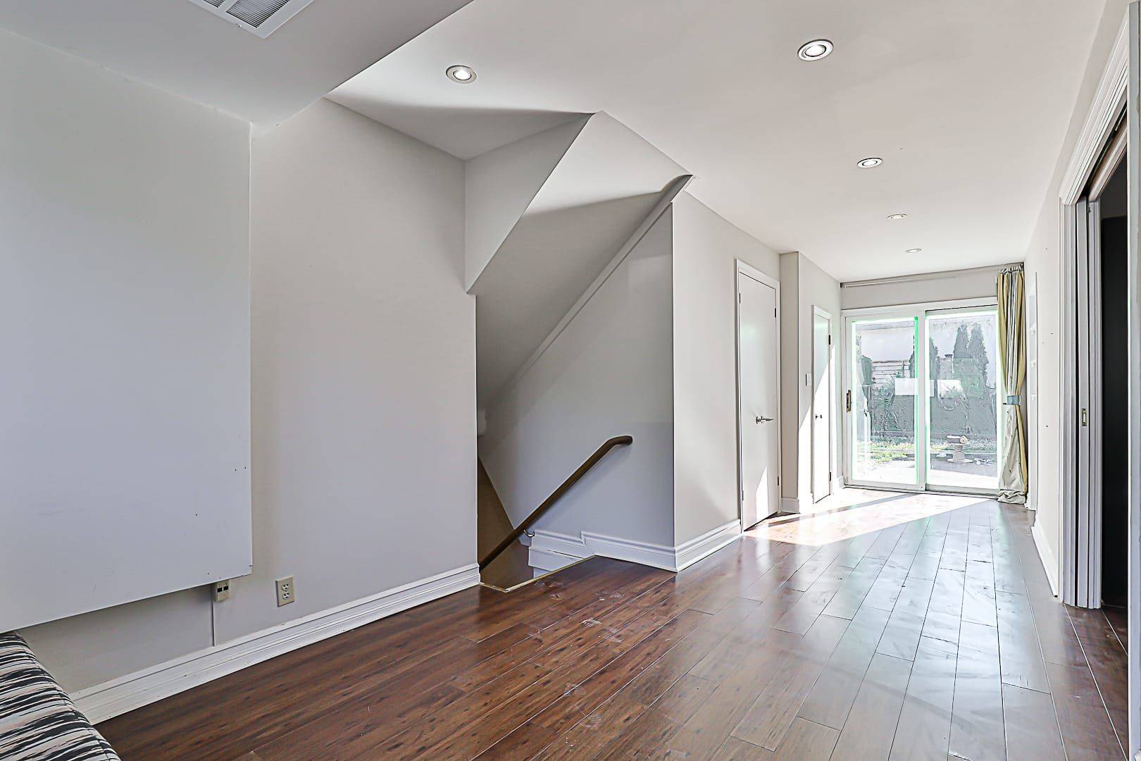Richmond Hill, ON L4C 3V8,48 Bridgeport ST #Lower