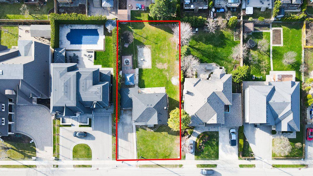 Vaughan, ON L4J 1A8,229 Crestwood RD