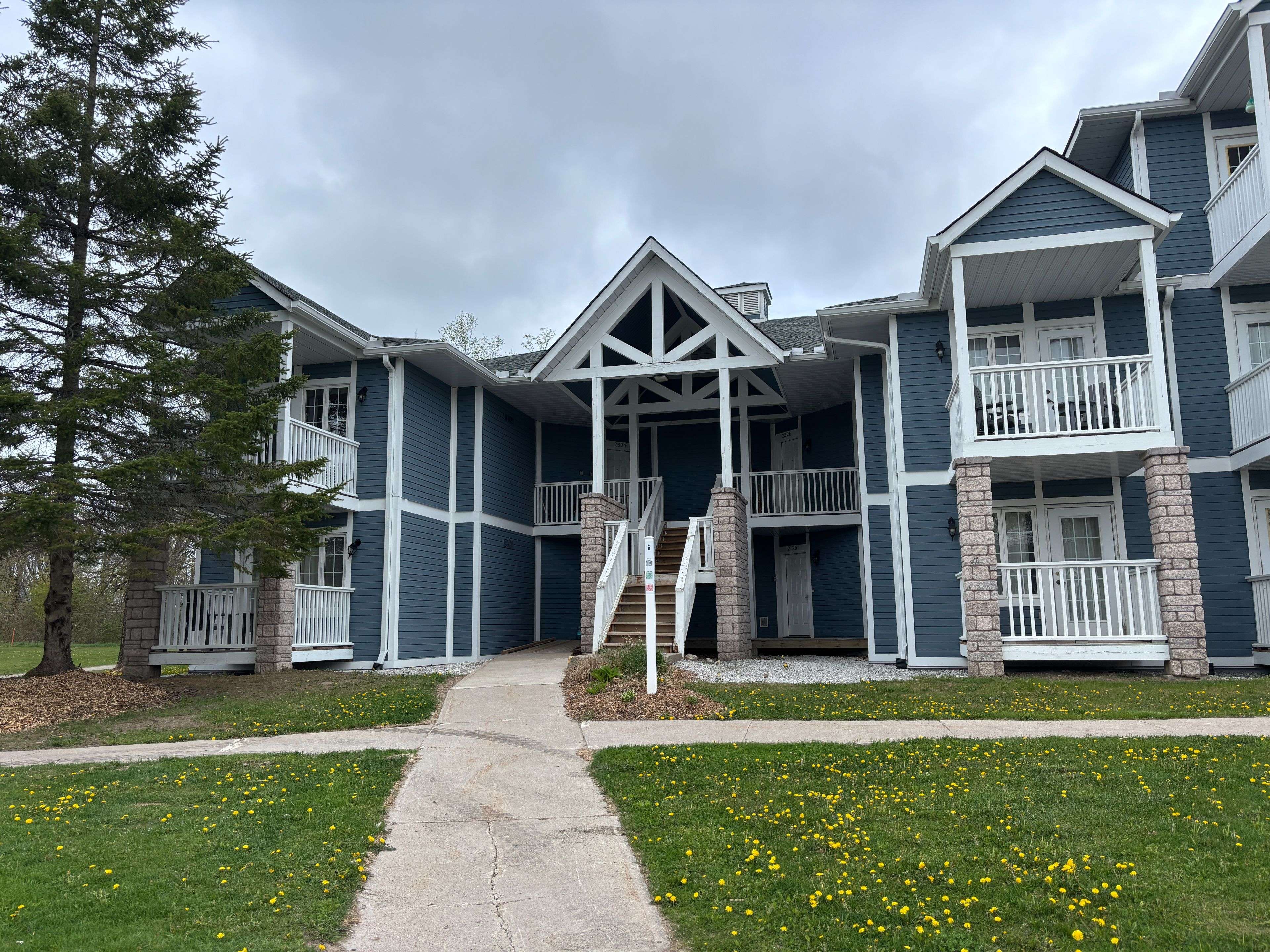 Oro-medonte, ON L0L 2L0,90 Highland DR #2126