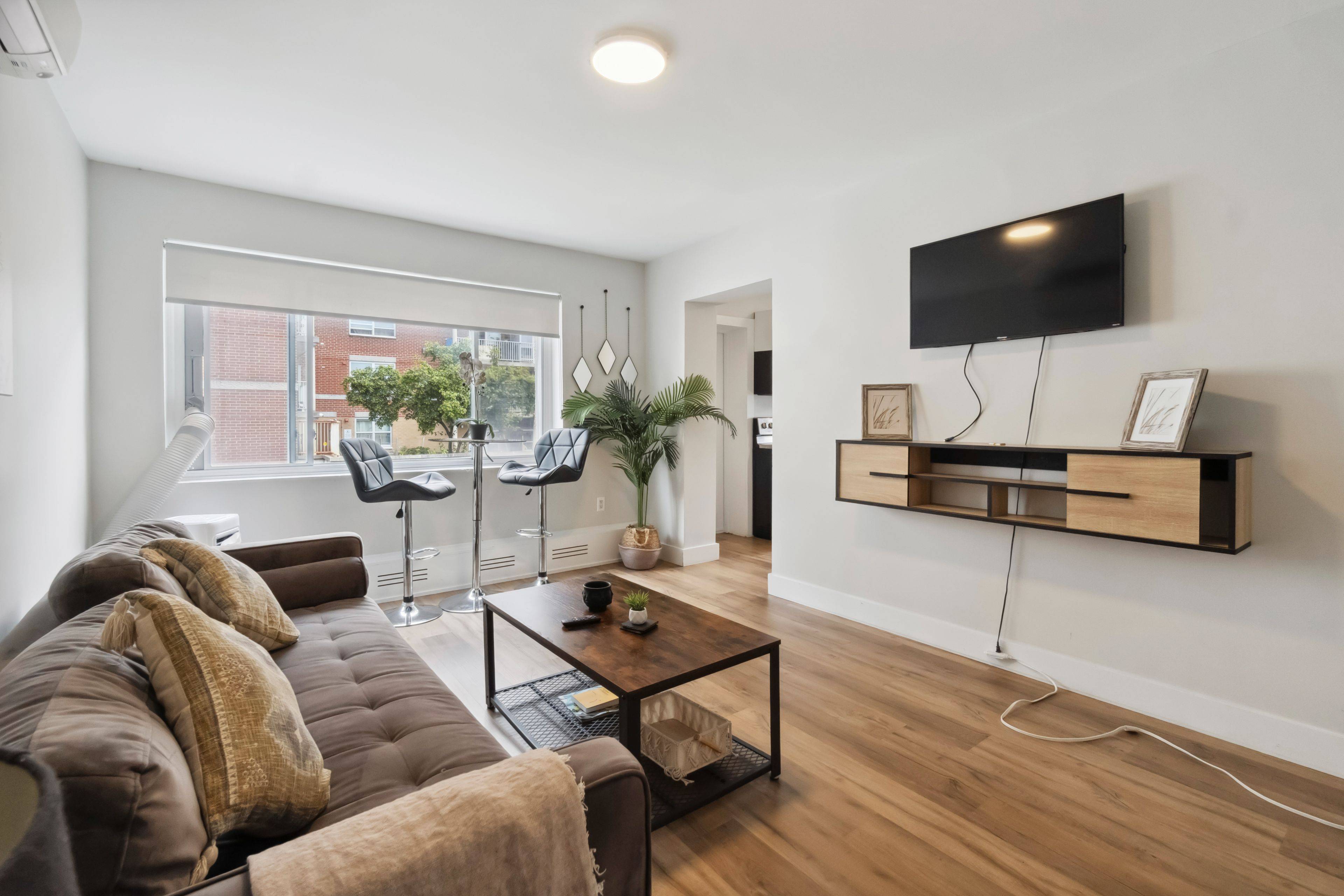 Lower Town - Sandy Hill, ON K1N 5M8,184 Murray ST