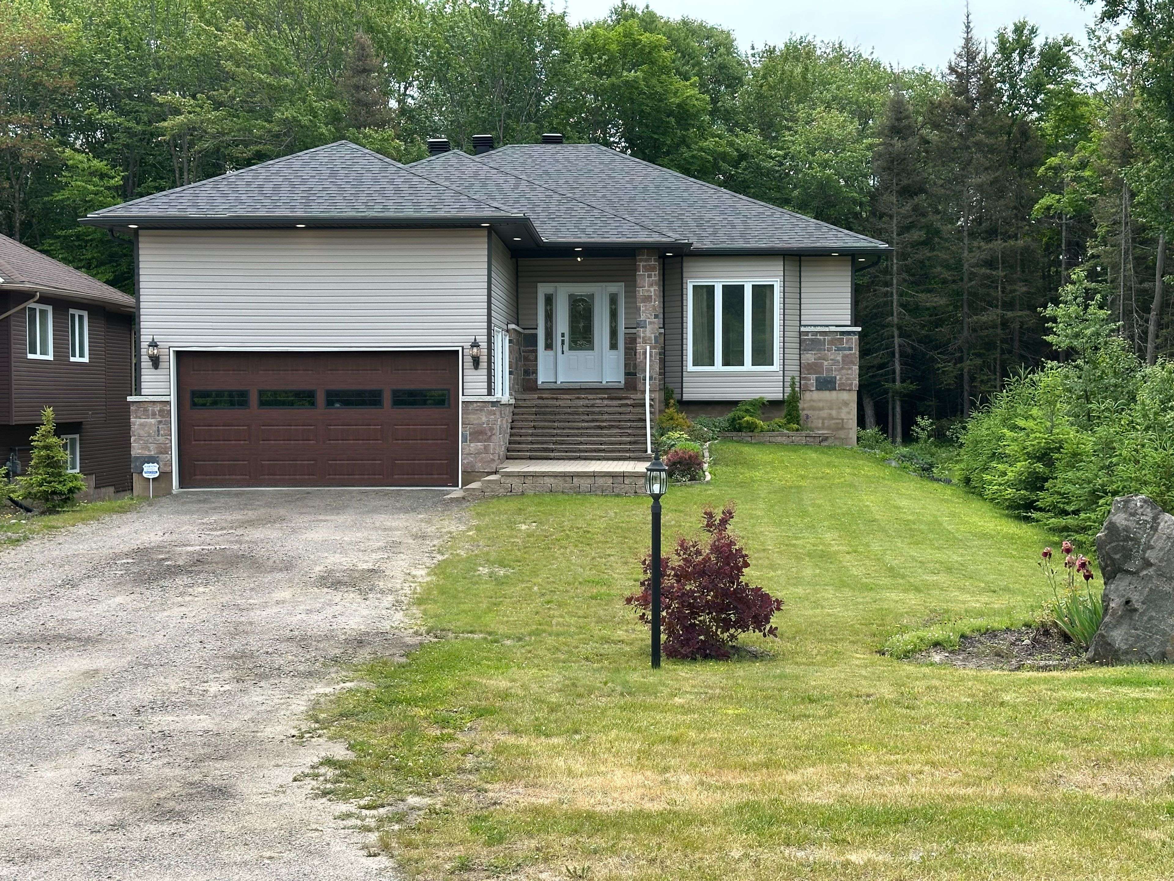 North Bay, ON P1B 8G2,473 Carmichael DR