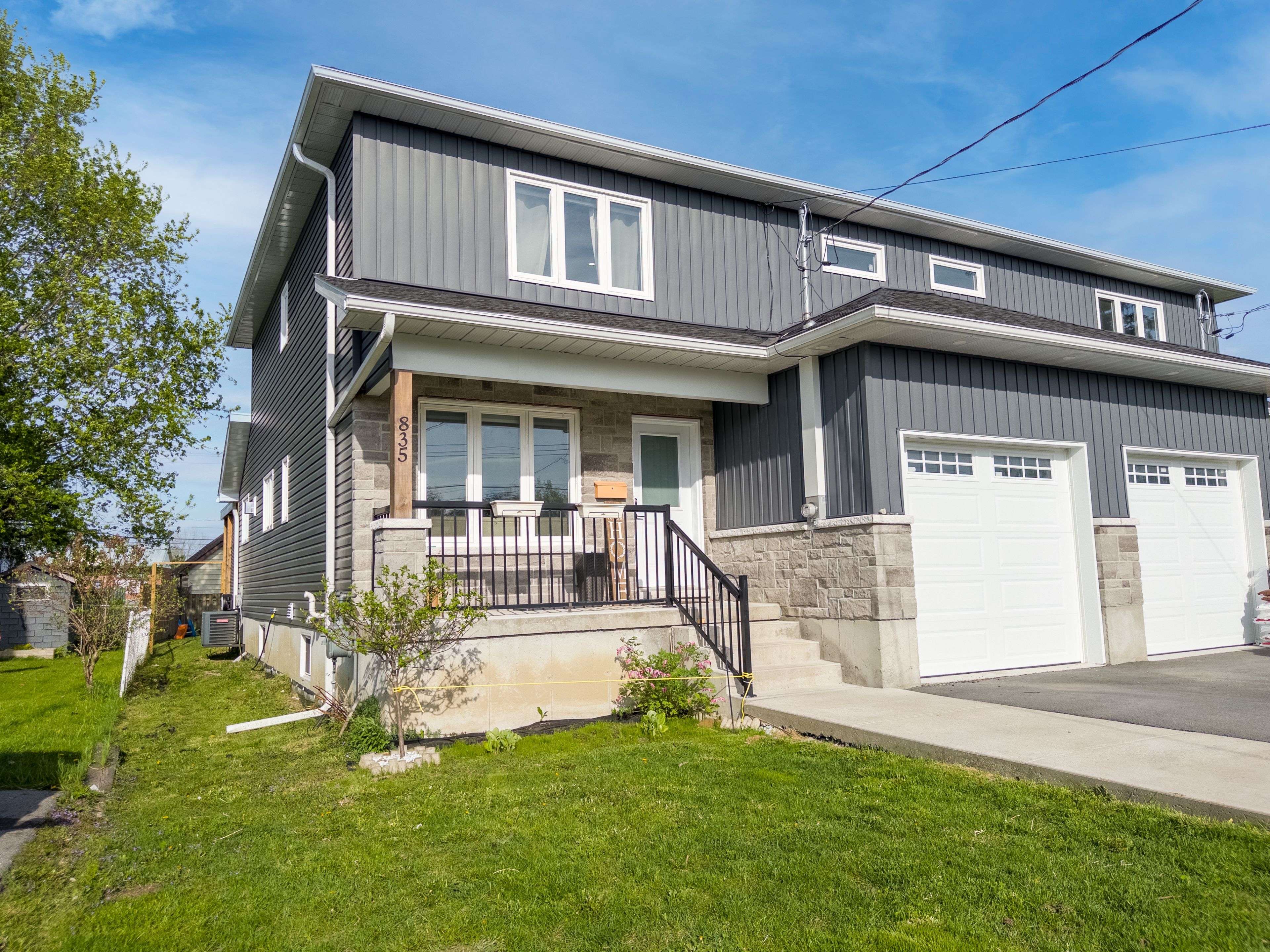 Gananoque, ON K7G 2B5,835 Queen ST