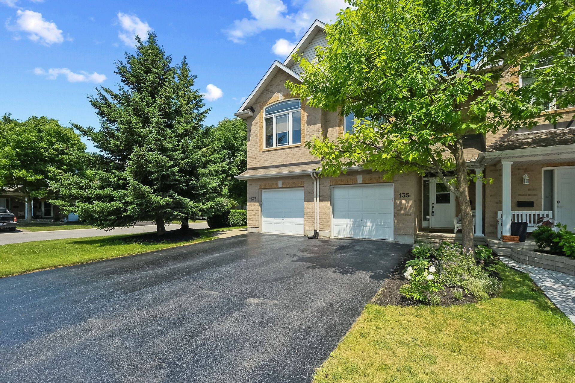 Stittsville - Munster - Richmond, ON K2S 0B1,135 Talltree CRES