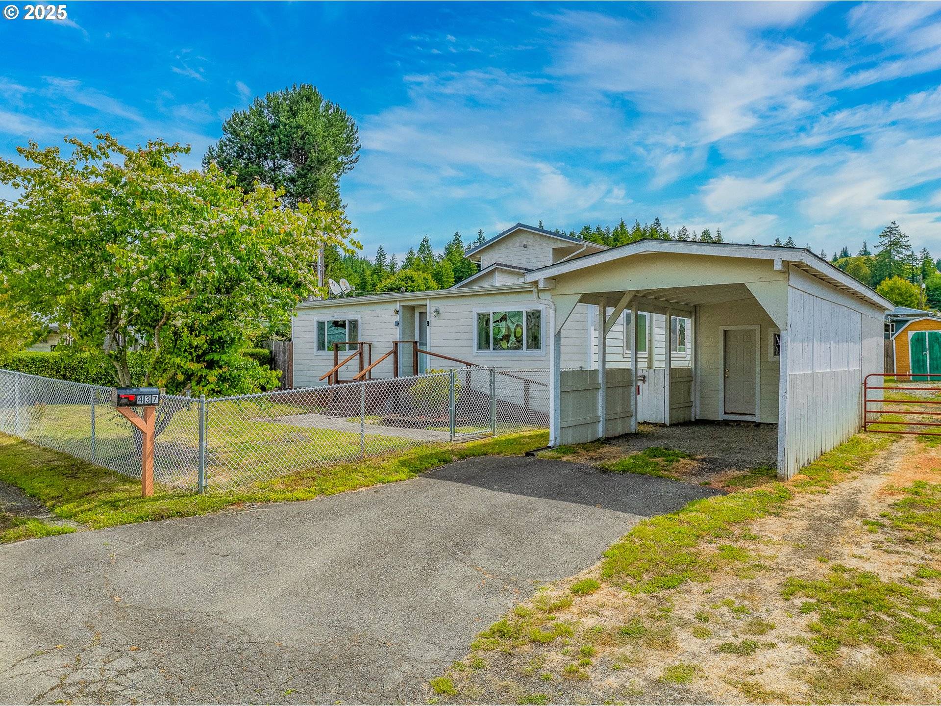 Myrtle Point, OR 97458,437 23RD ST