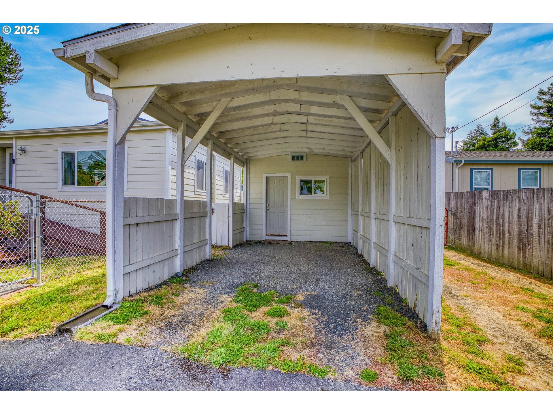 Myrtle Point, OR 97458,437 23RD ST
