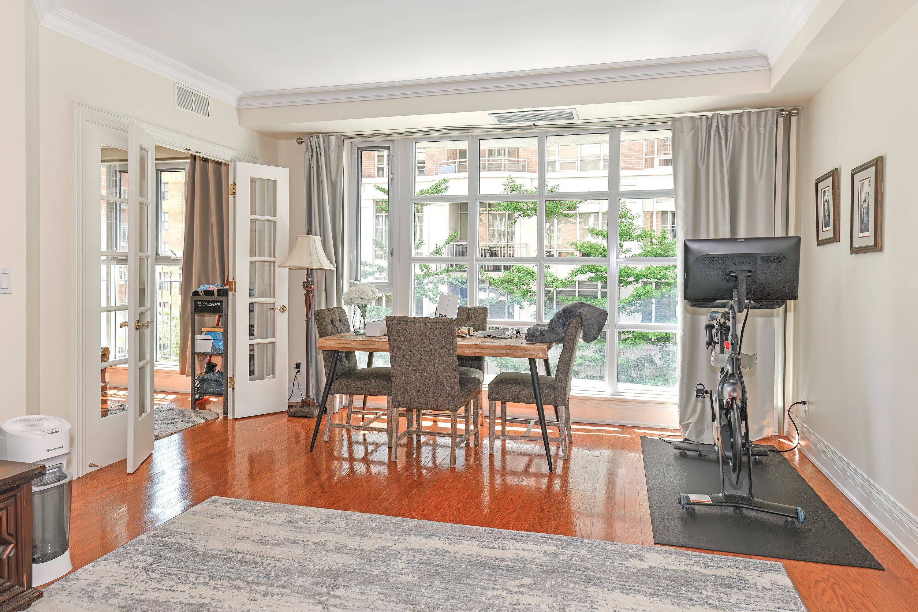 Toronto C02, ON M4V 3C7,33 Delisle AVE #304