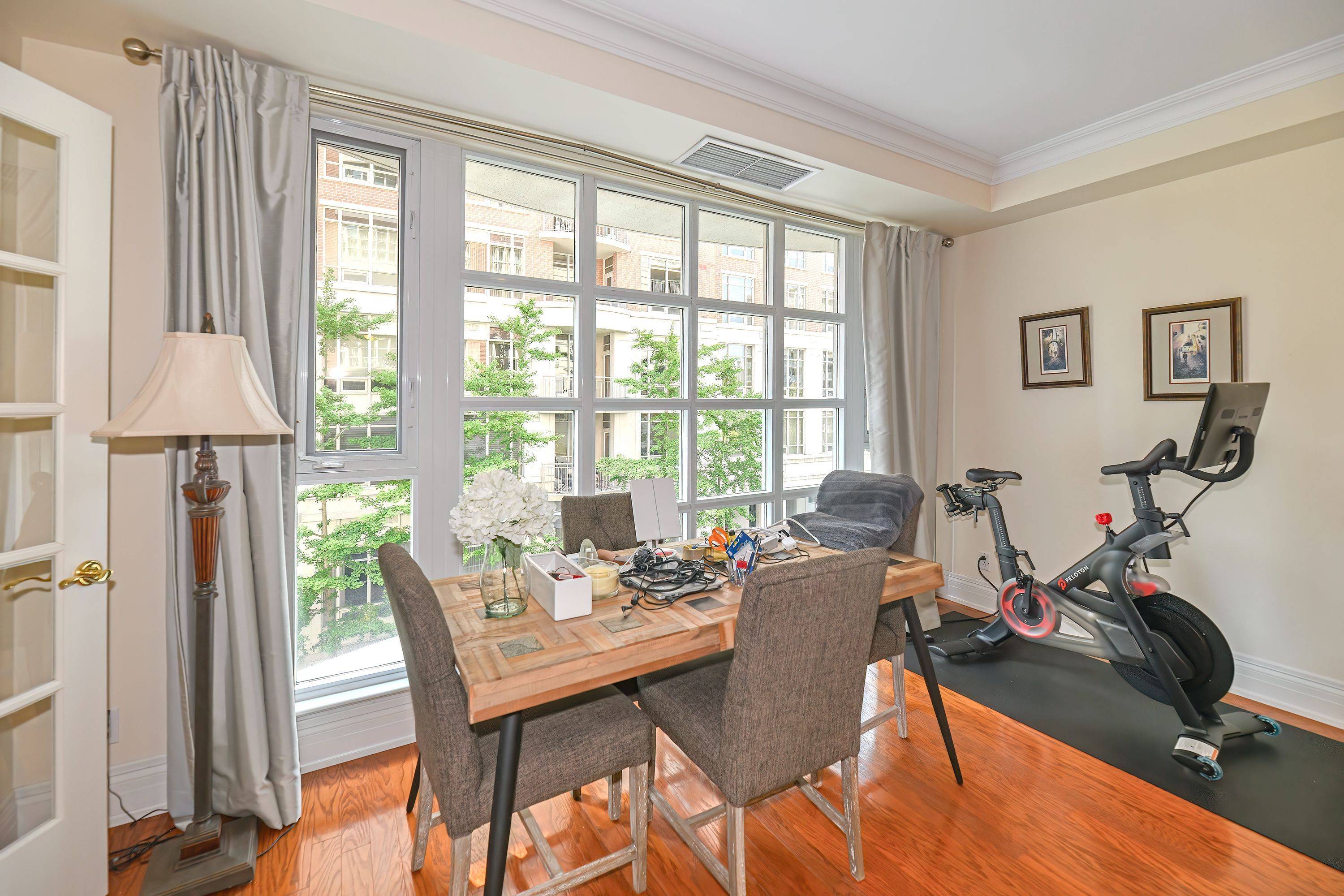 Toronto C02, ON M4V 3C7,33 Delisle AVE #304