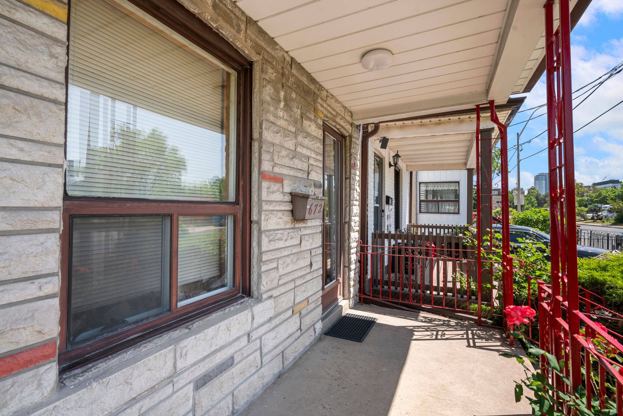 Toronto E03, ON M4C 1P2,672 Strathmore BLVD