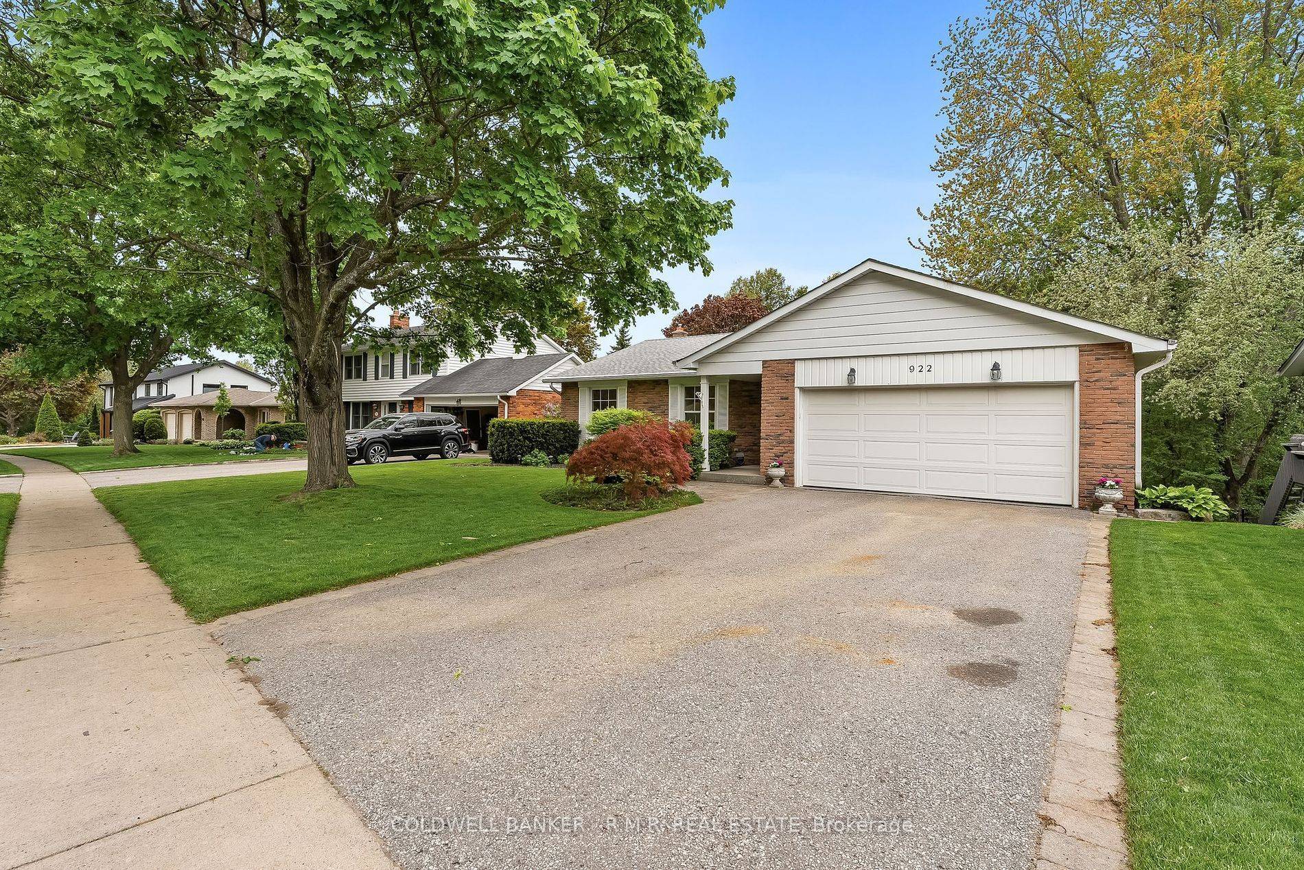 Oshawa, ON L1G 4G1,922 Wyldewood DR