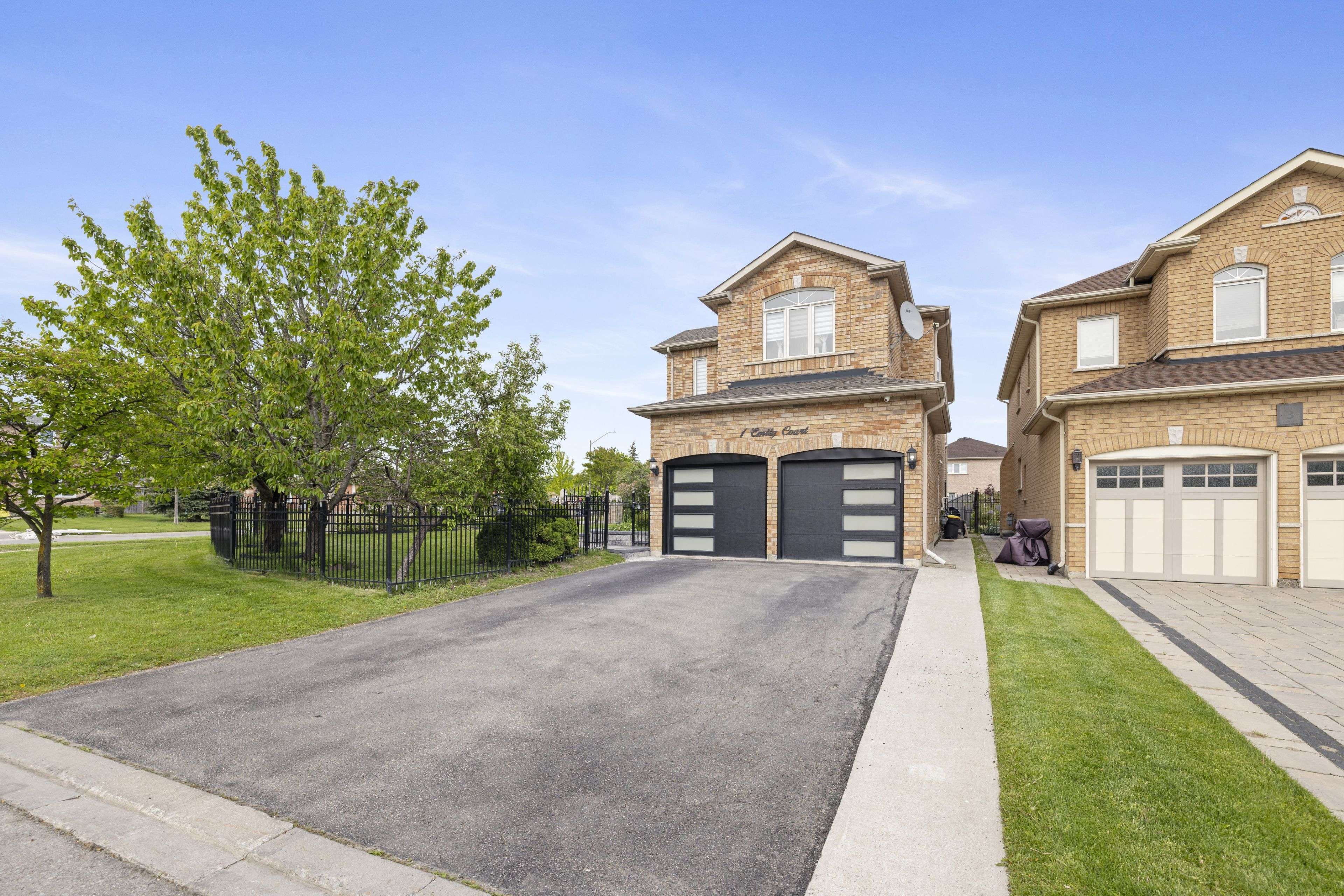 Richmond Hill, ON L4E 4E5,1 Emily CT