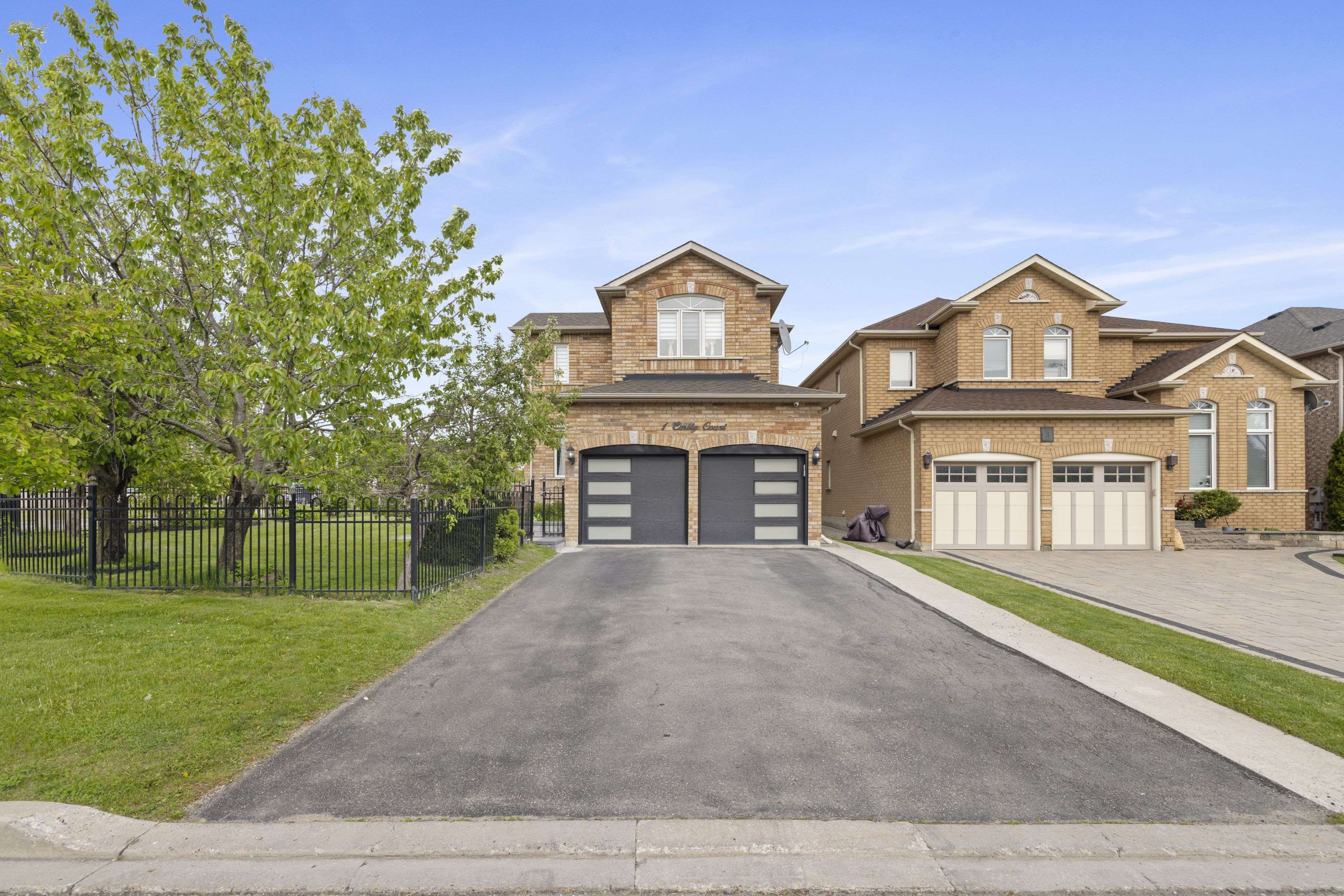 Richmond Hill, ON L4E 4E5,1 Emily CT