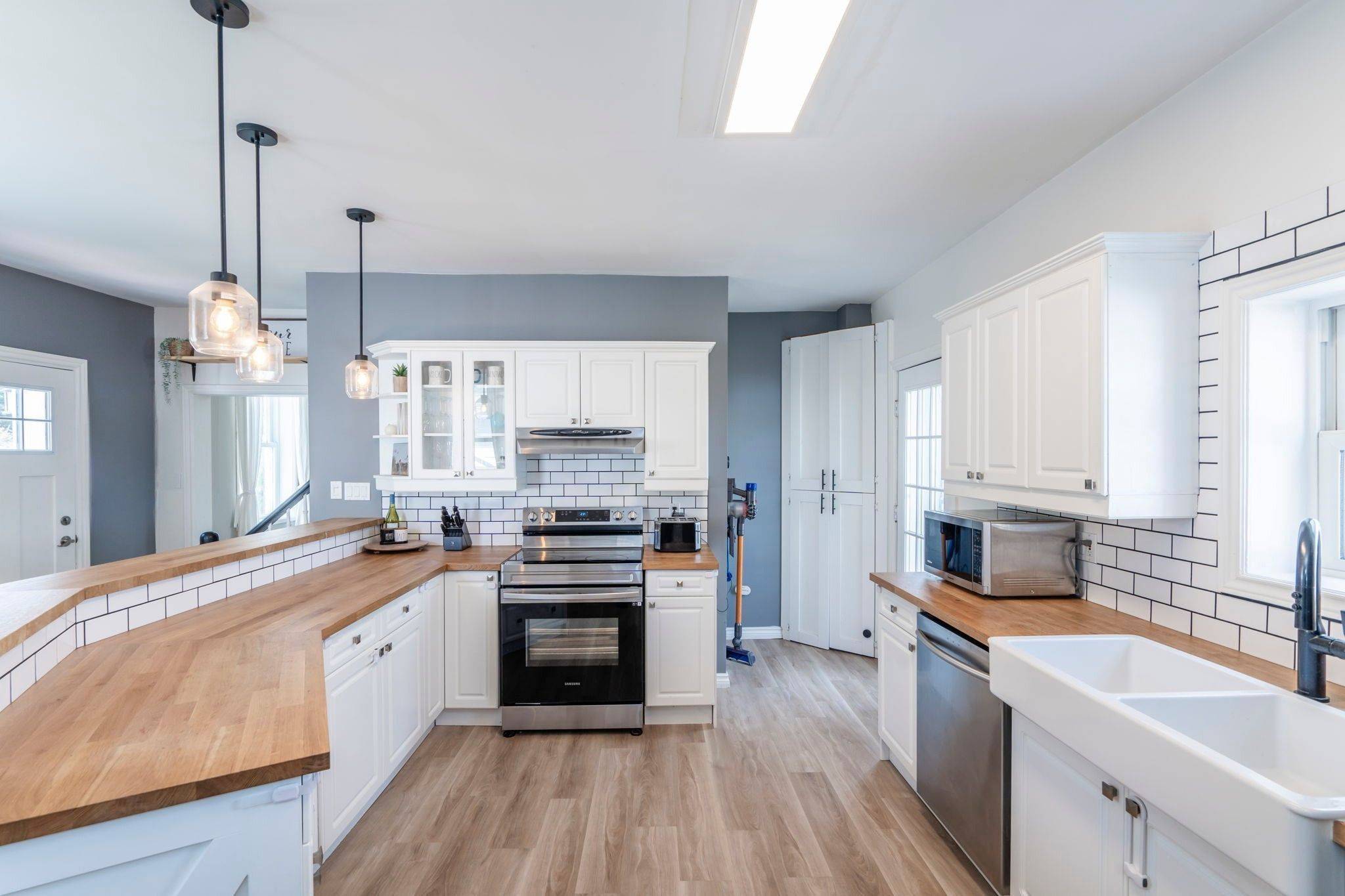 Penetanguishene, ON L9M 1N1,59 Robert ST W