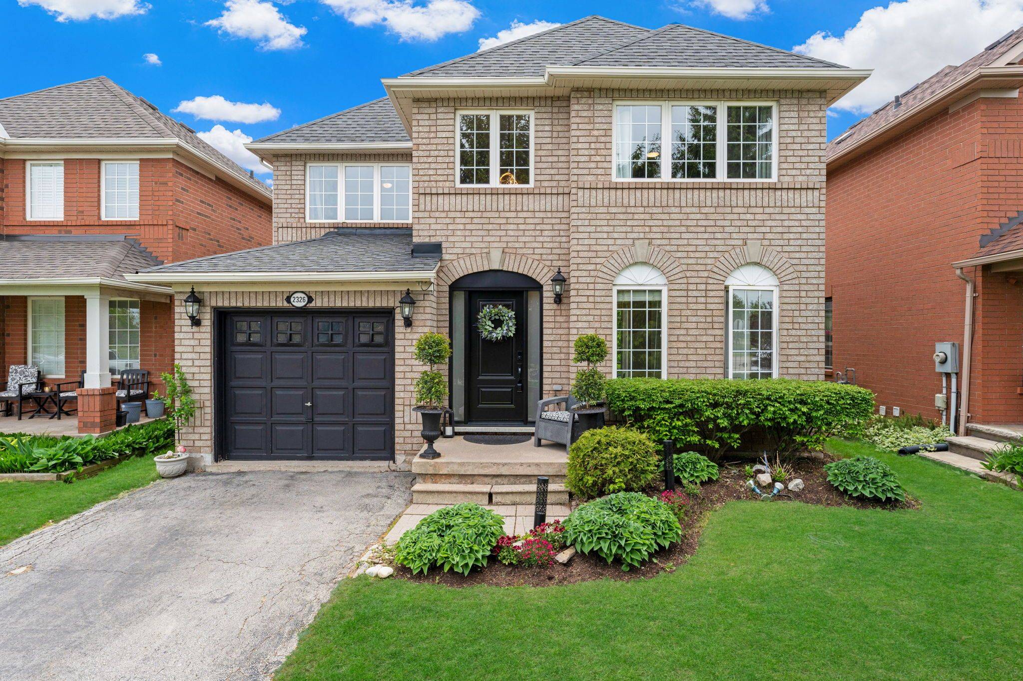 Oakville, ON L6M 3Y2,2326 Proudfoot TRL
