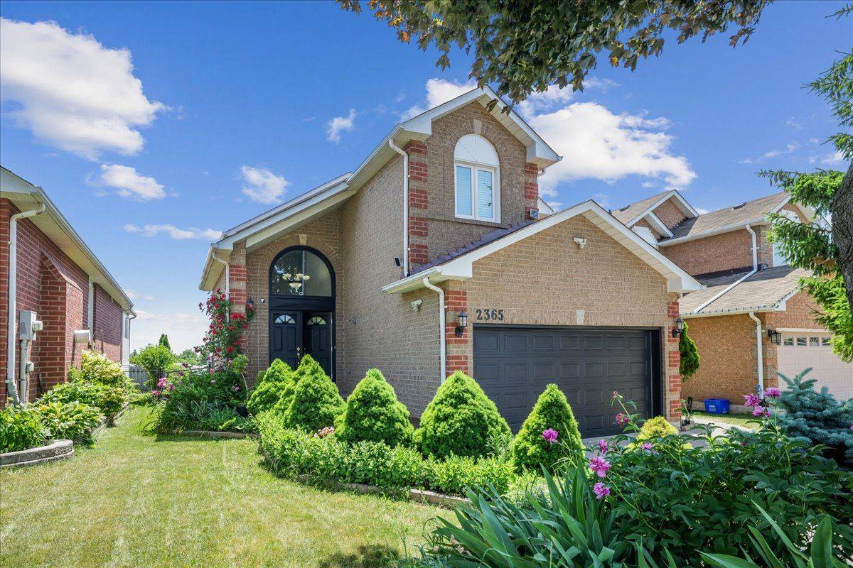 Oakville, ON L6H 6A8,2365 Grand Ravine DR