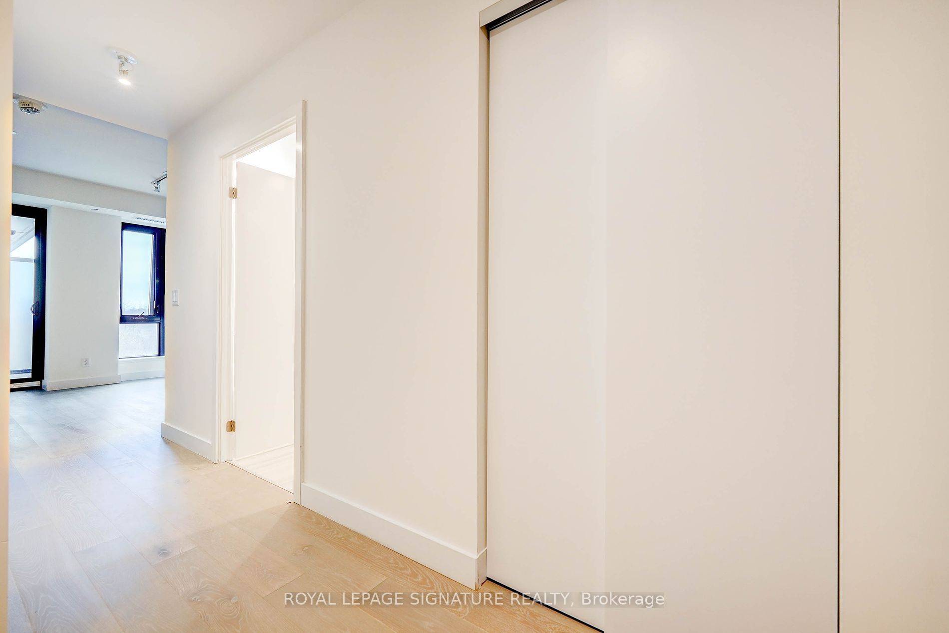 Toronto W08, ON M8X 2R6,160 Kingsway CRES #501
