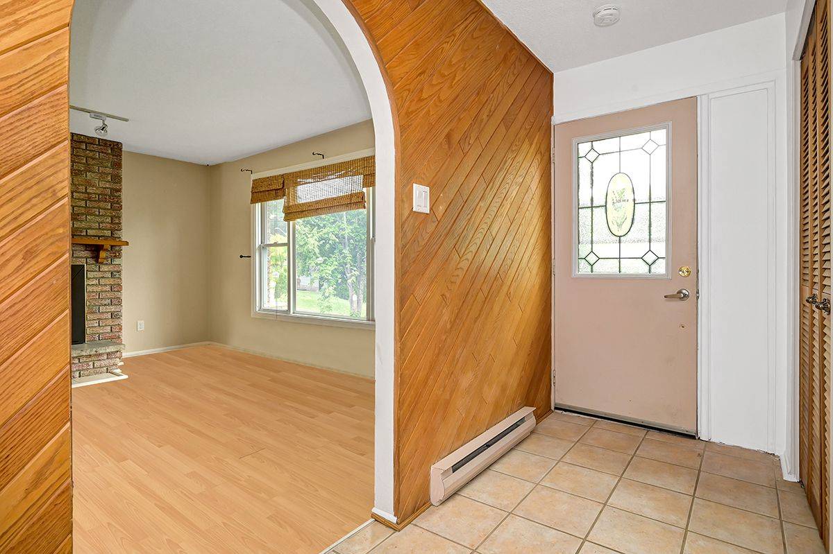 Orleans - Convent Glen And Area, ON K1C 1N5,1293 St Jean ST